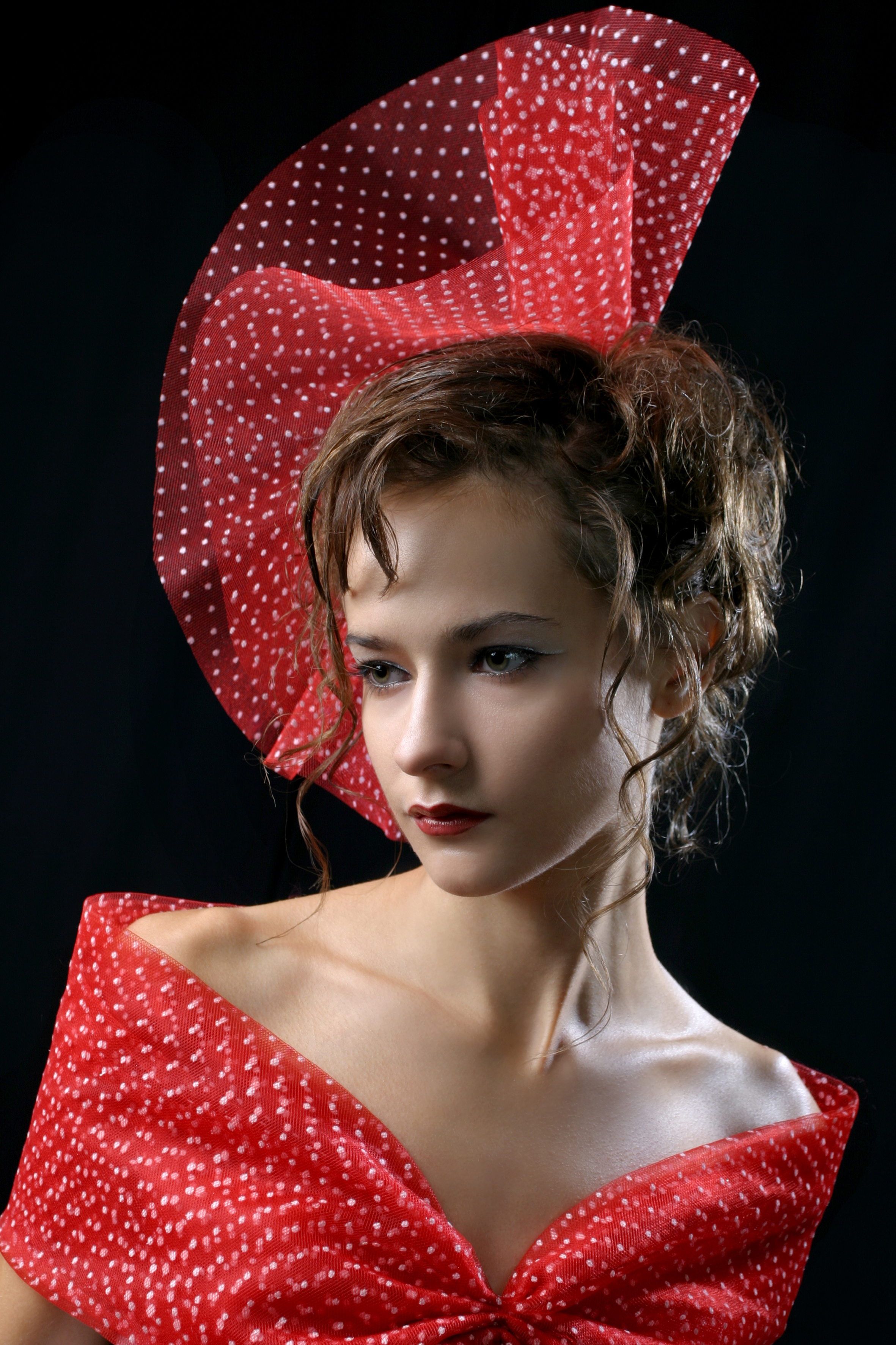 Фотограф Денис Зимин, сьёмка для маркетплейсов в городе Ростове-на-Дон. Выпускные альбомы, фотограф Денис Зимин в городе Ростове-на-Дону