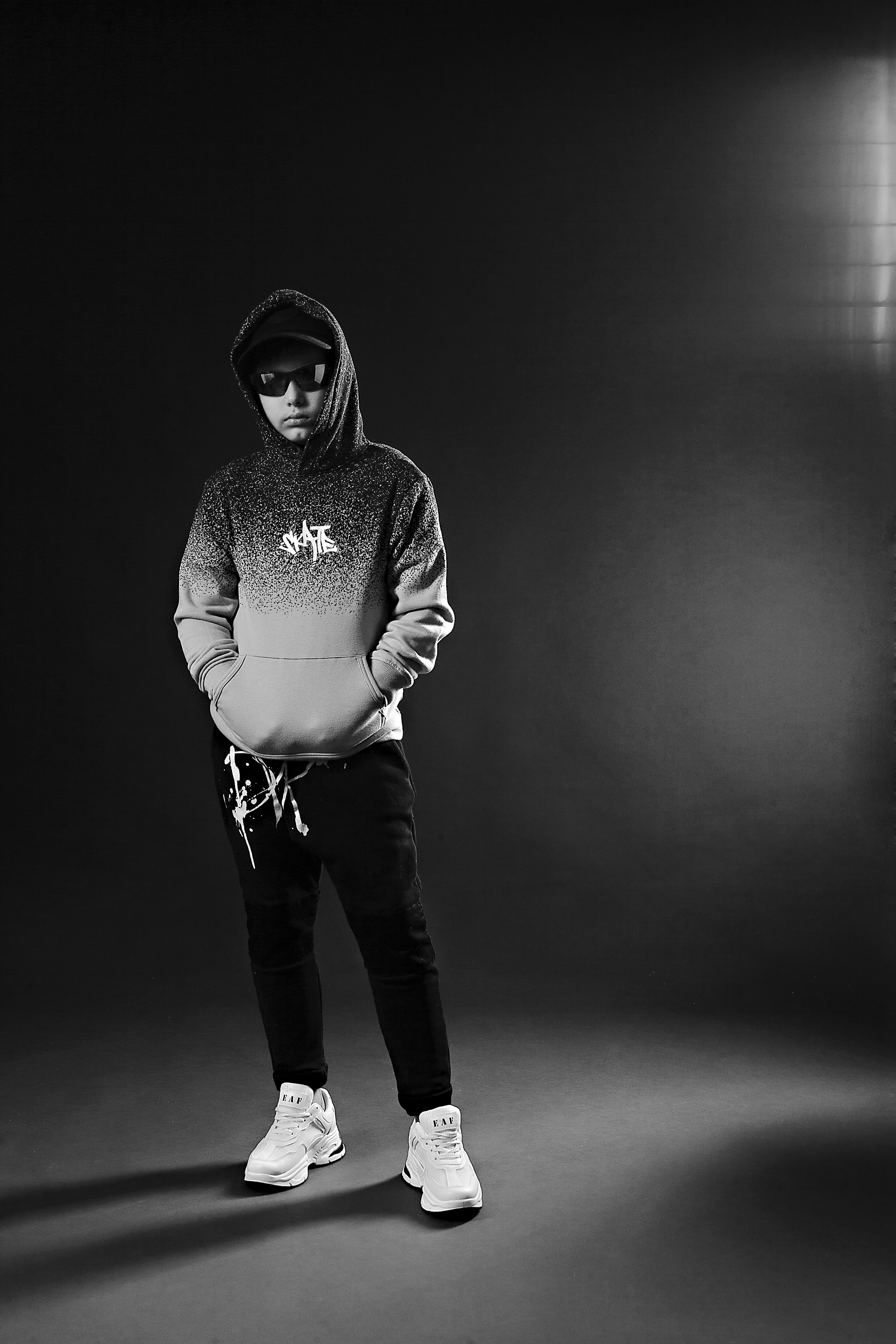 Фотограф Денис Зимин, сьёмка для маркетплейсов в городе Ростове-на-Дон. Выпускные альбомы, фотограф Денис Зимин в городе Ростове-на-Дону