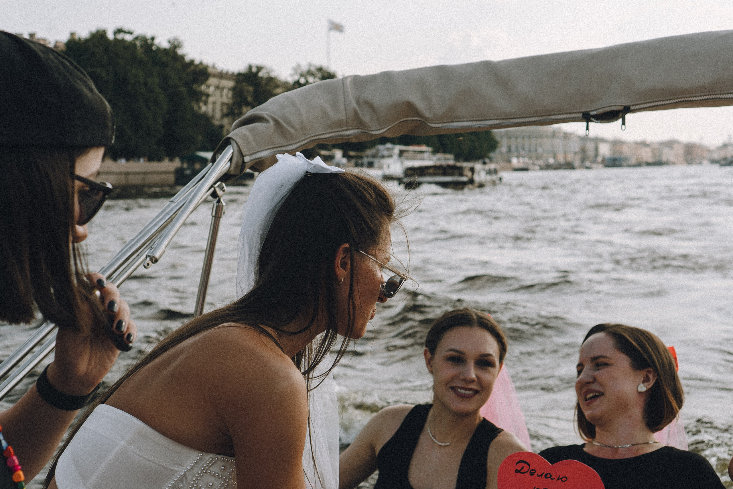 ДЕВИЧНИК НА КАТЕРЕ. Профессиональный фотограф, Санкт-Петербург — Виктория Богомолова