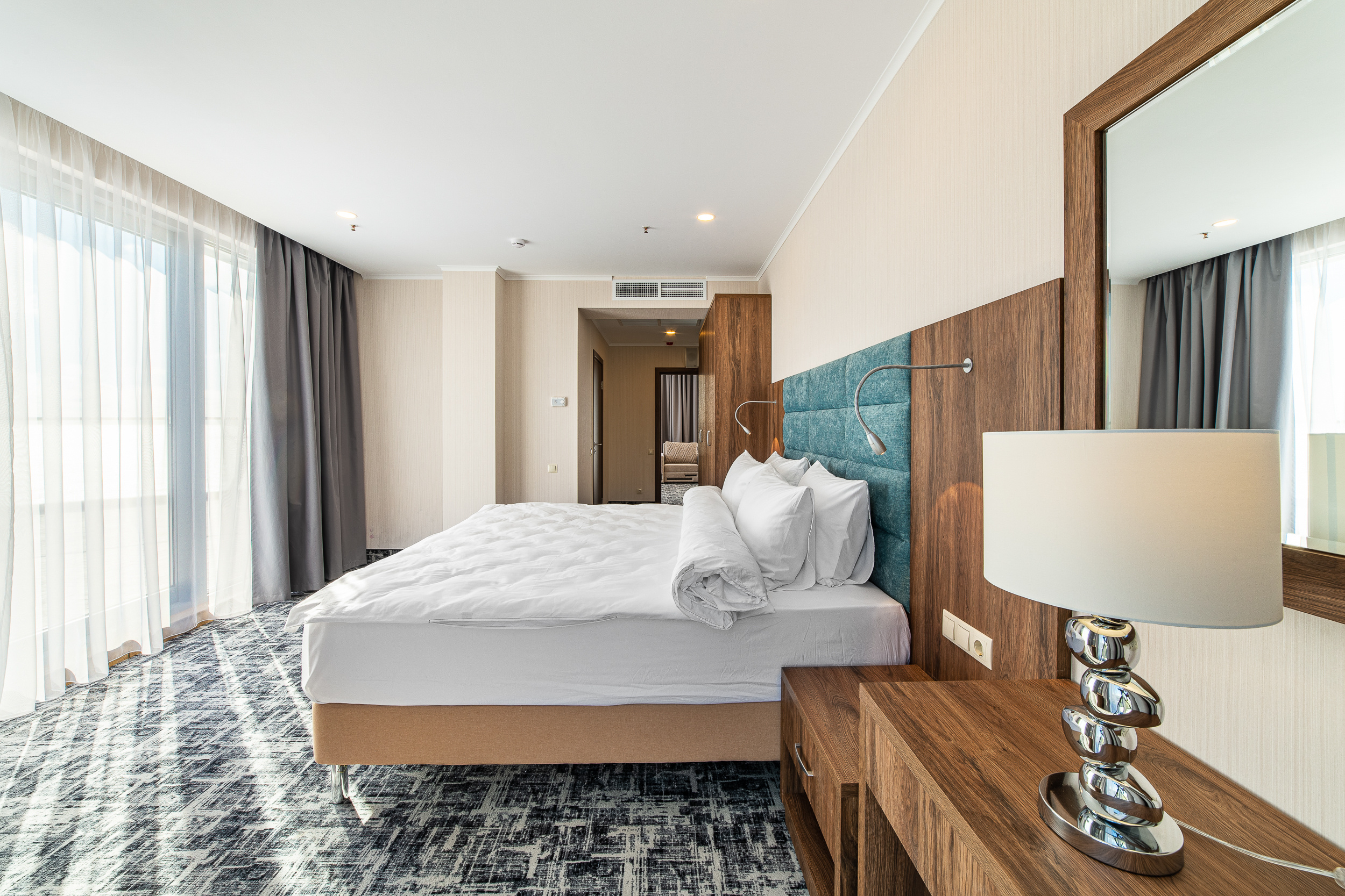 Renatphoto-Профессиональная фотосъёмка отелей под ключ в Анапе. Профессиональная фотосъёмка интерьеров, предметная фотосессия еды для меню г. Анапа