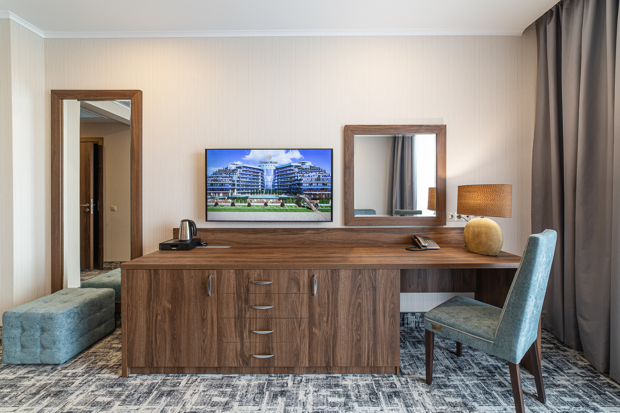 Renatphoto-Профессиональная фотосъёмка отелей под ключ в Анапе. Профессиональная фотосъёмка интерьеров, предметная фотосессия еды для меню г. Анапа