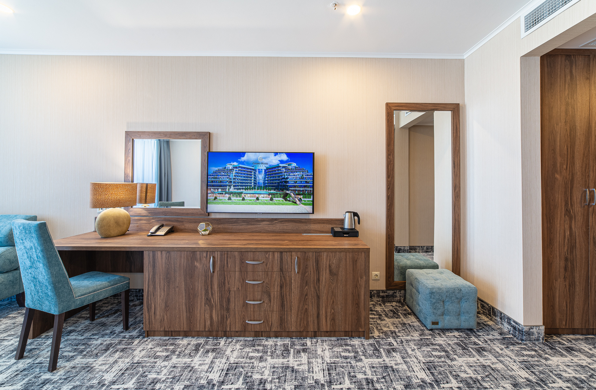 Renatphoto-Профессиональная фотосъёмка отелей под ключ в Анапе. Профессиональная фотосъёмка интерьеров, предметная фотосессия еды для меню г. Анапа