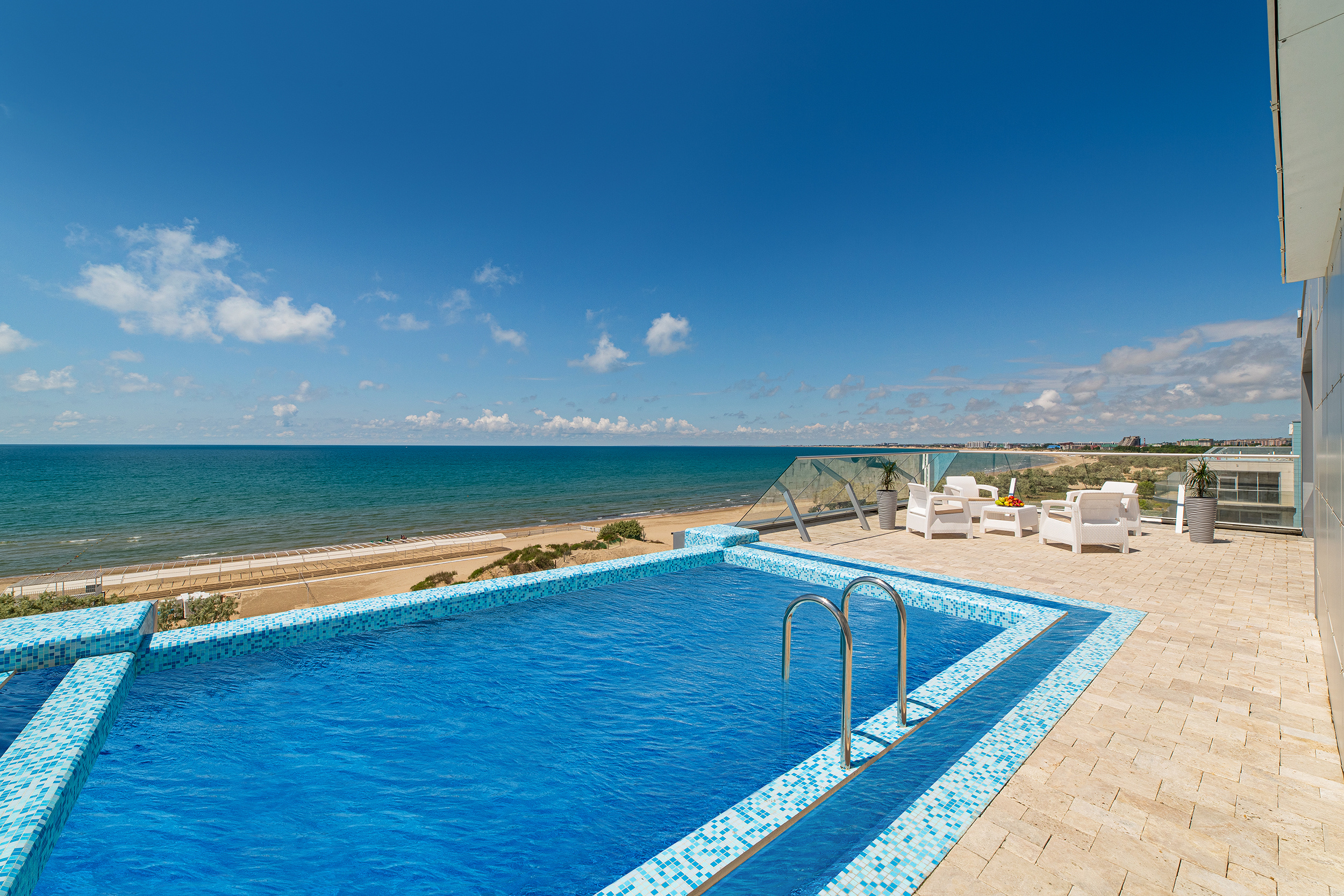 Renatphoto-Профессиональная фотосъёмка отелей под ключ в Анапе. Профессиональная фотосъёмка интерьеров, предметная фотосессия еды для меню г. Анапа