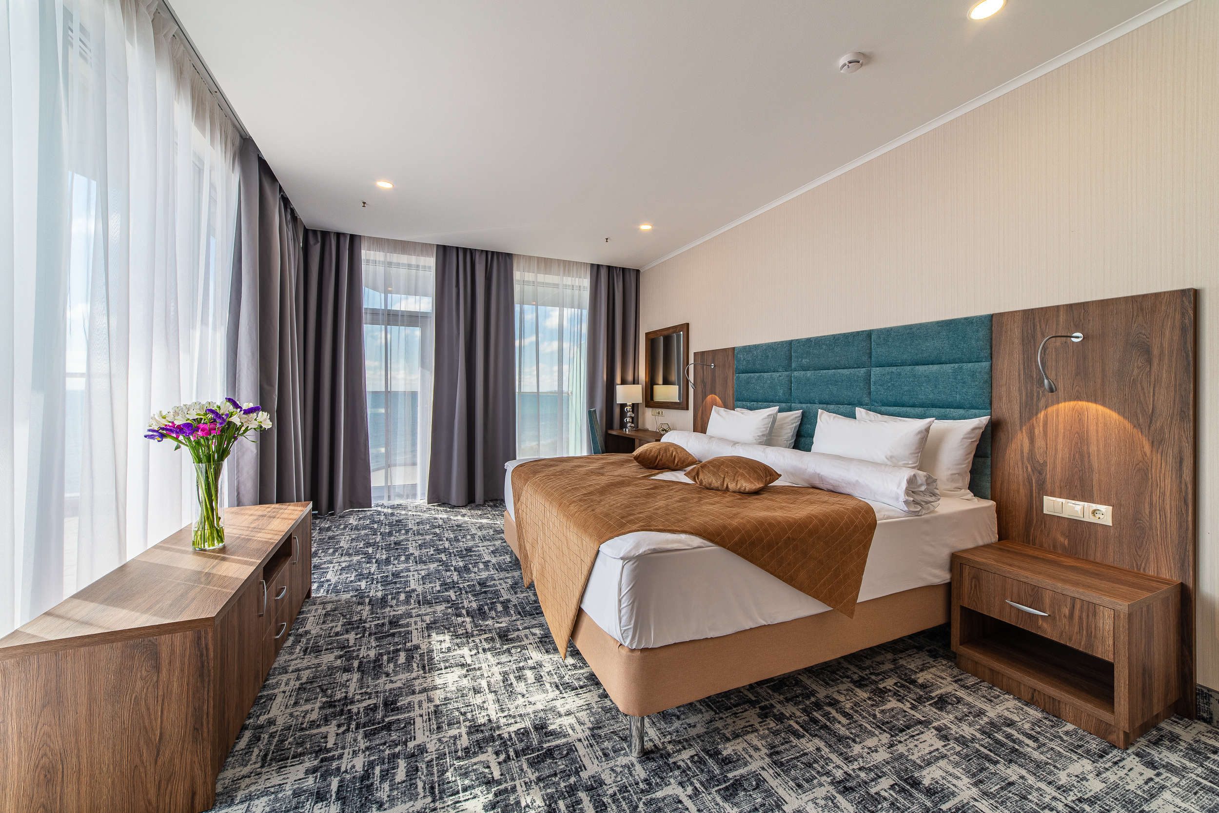 Renatphoto-Профессиональная фотосъёмка отелей под ключ в Анапе. Профессиональная фотосъёмка интерьеров, предметная фотосессия еды для меню г. Анапа