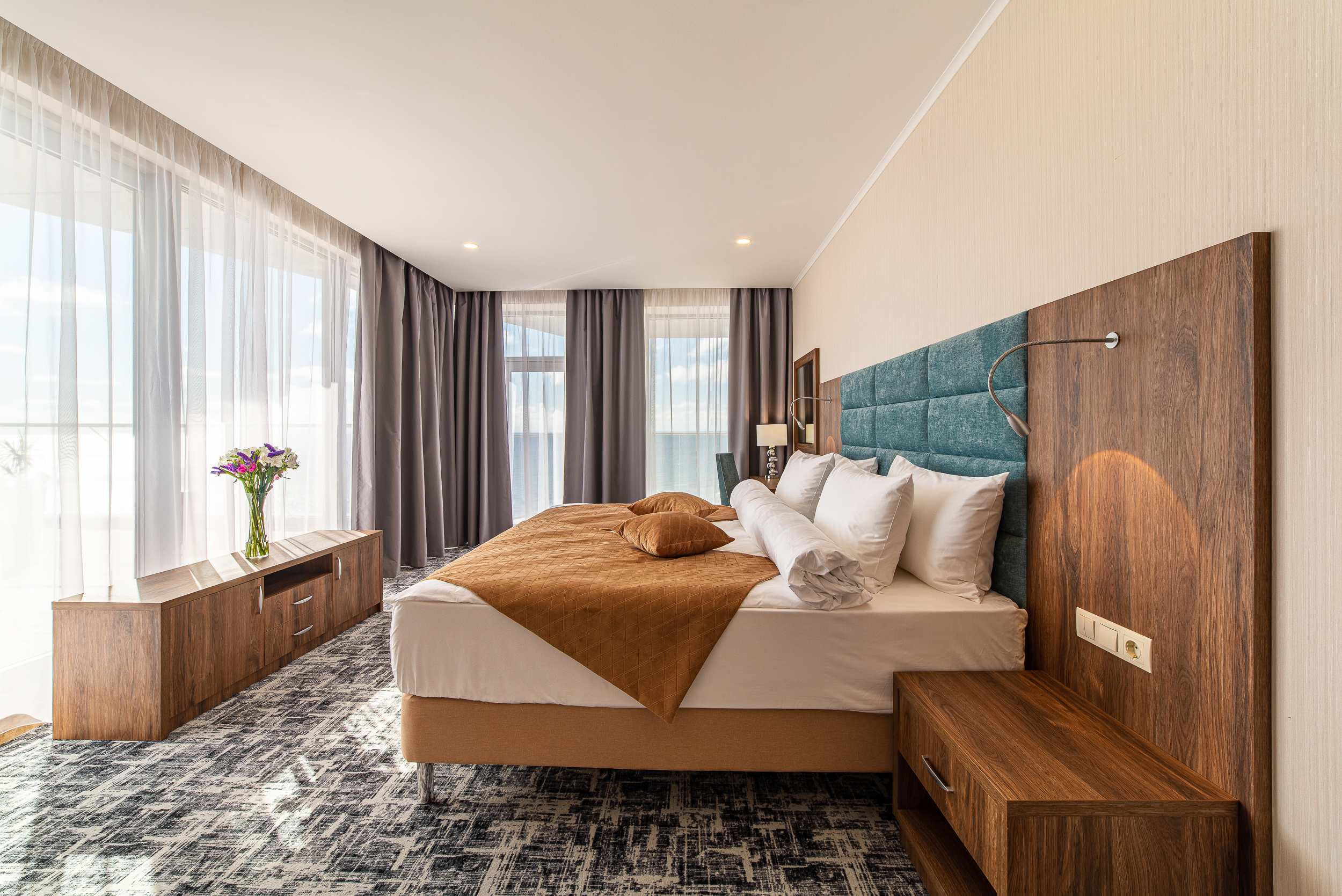 Renatphoto-Профессиональная фотосъёмка отелей под ключ в Анапе. Профессиональная фотосъёмка интерьеров, предметная фотосессия еды для меню г. Анапа