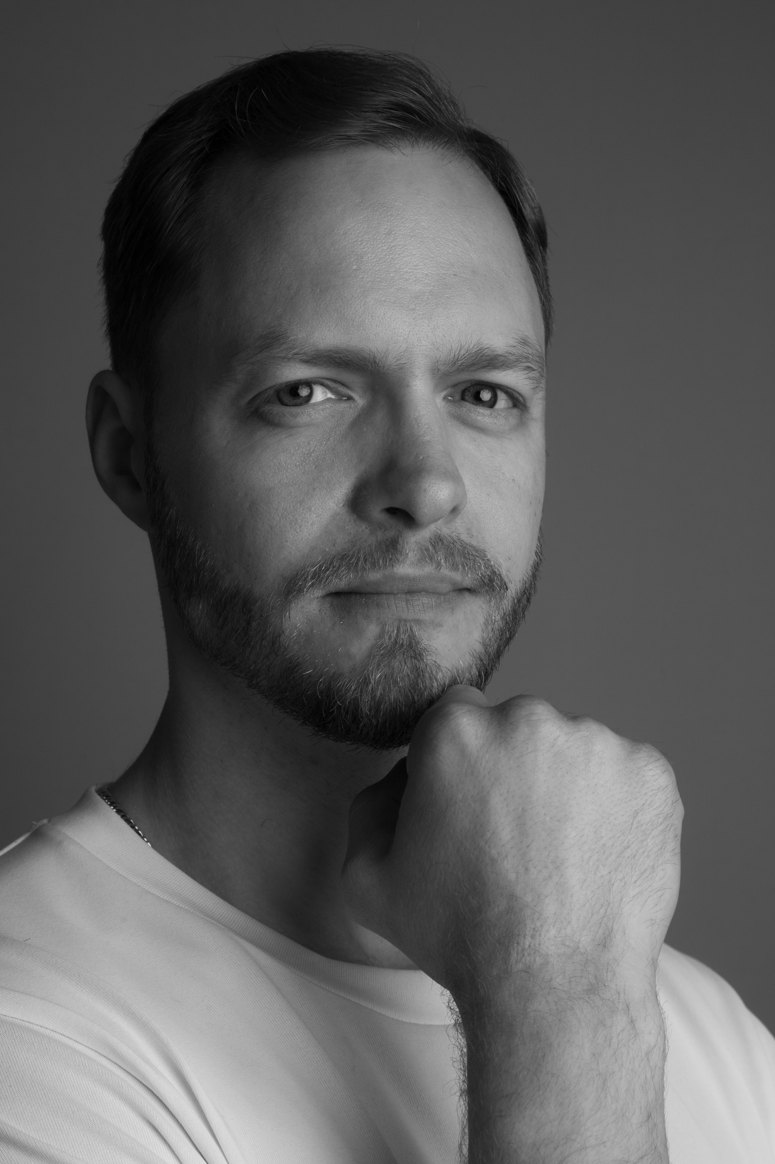 Алексей, 183 см, 48-50. KED Production — продакшн из СПб. Создаём фото, видео и контент, который помогает брендам и селлерам продавать больше