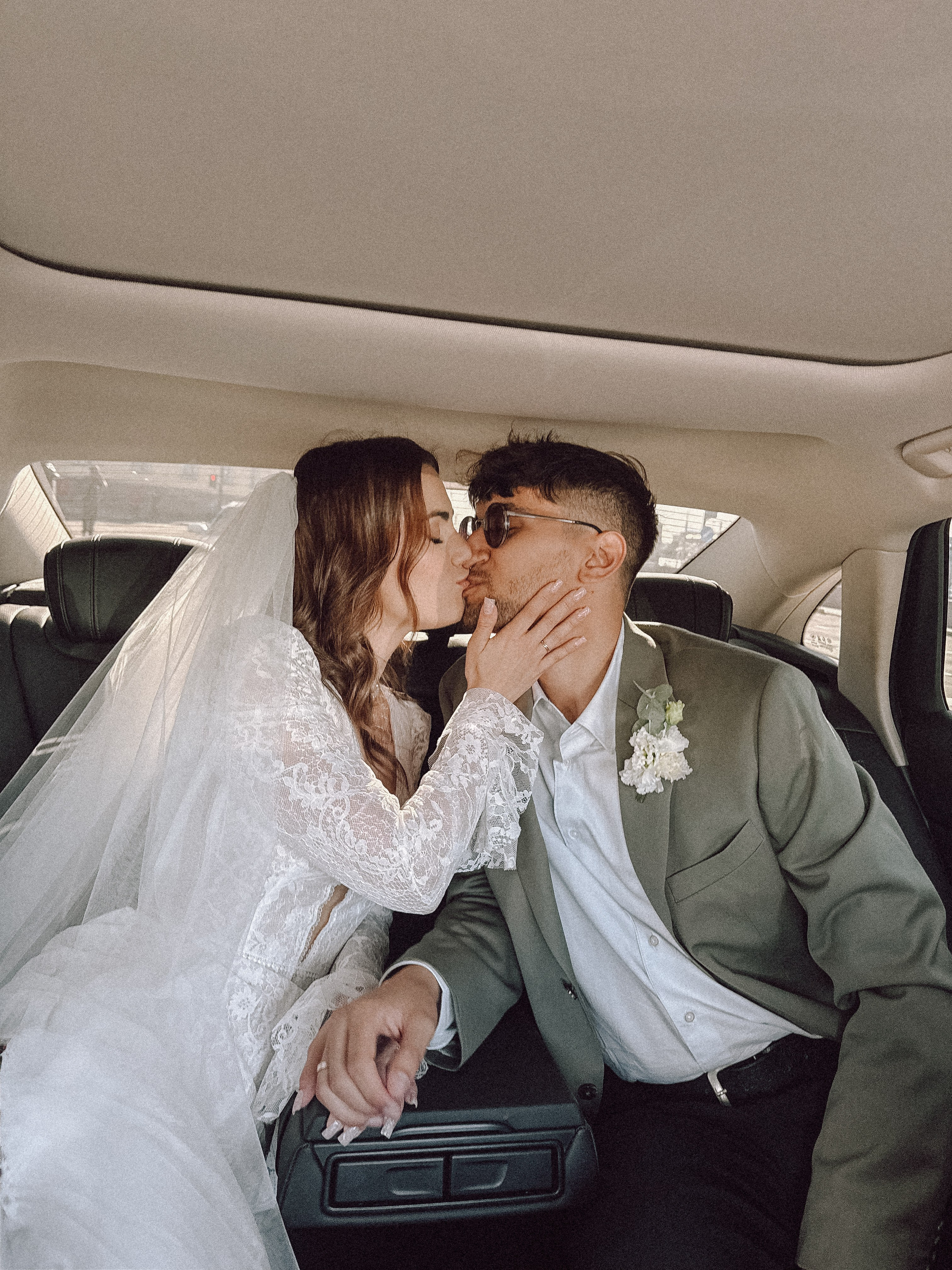 ФОТО НА ТЕЛЕФОН ВО ВРЕМЯ БРАКОСОЧЕТАНИЯ В ПЕРВОМ ДВОРЦЕ И ПРОГУЛКИ. Профессиональный фотограф, Санкт-Петербург — Виктория Богомолова