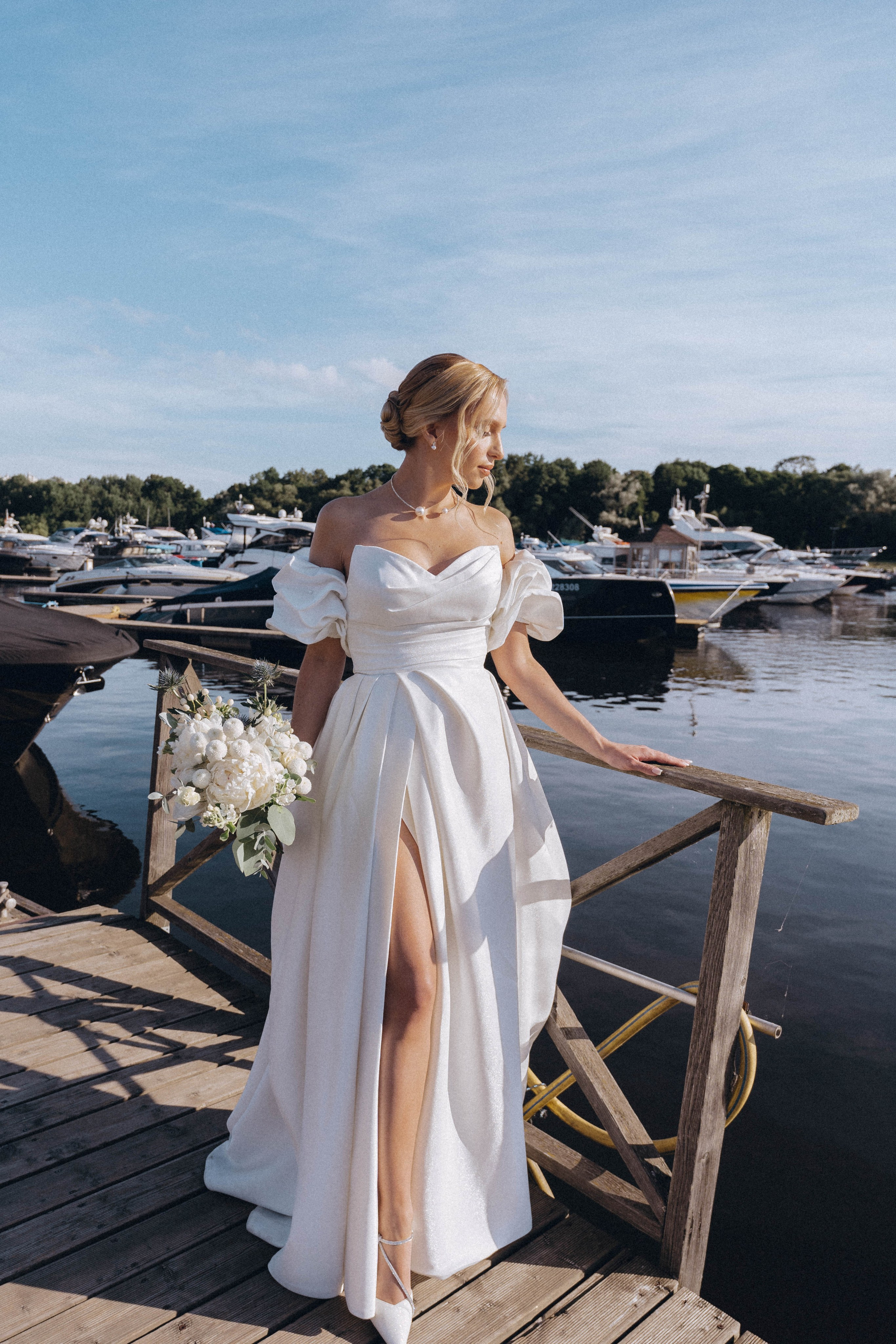 СВАДЕНБНАЯ СЬЕМКА НА КАТЕРЕ ПО КАНАЛАМ САНКТ-ПЕТЕРБУРГА И В АКВАТОРИИ НЕВЫ. Профессиональный фотограф, Санкт-Петербург — Виктория Богомолова