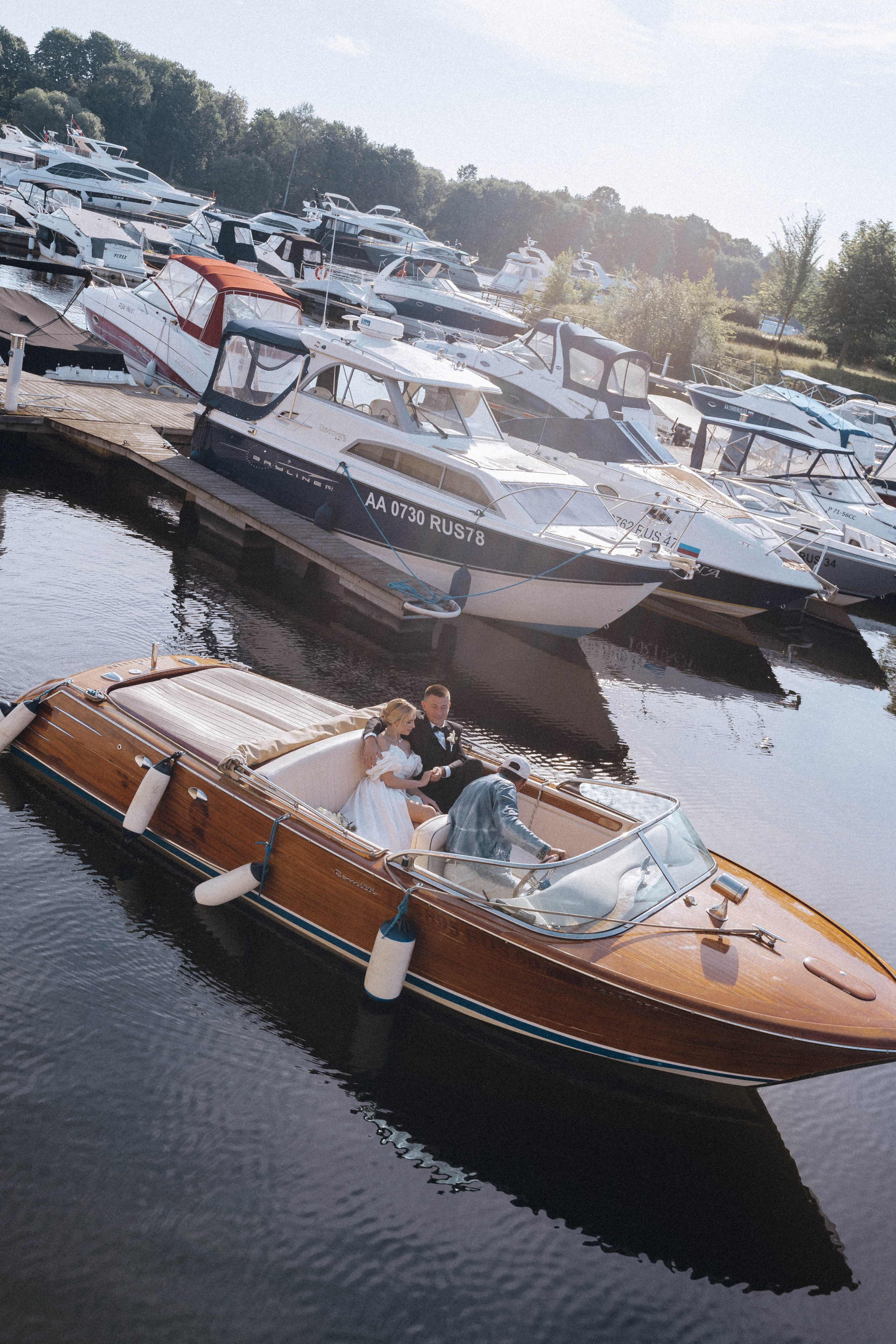 СВАДЕНБНАЯ СЬЕМКА НА КАТЕРЕ ПО КАНАЛАМ САНКТ-ПЕТЕРБУРГА И В АКВАТОРИИ НЕВЫ. Профессиональный фотограф, Санкт-Петербург — Виктория Богомолова