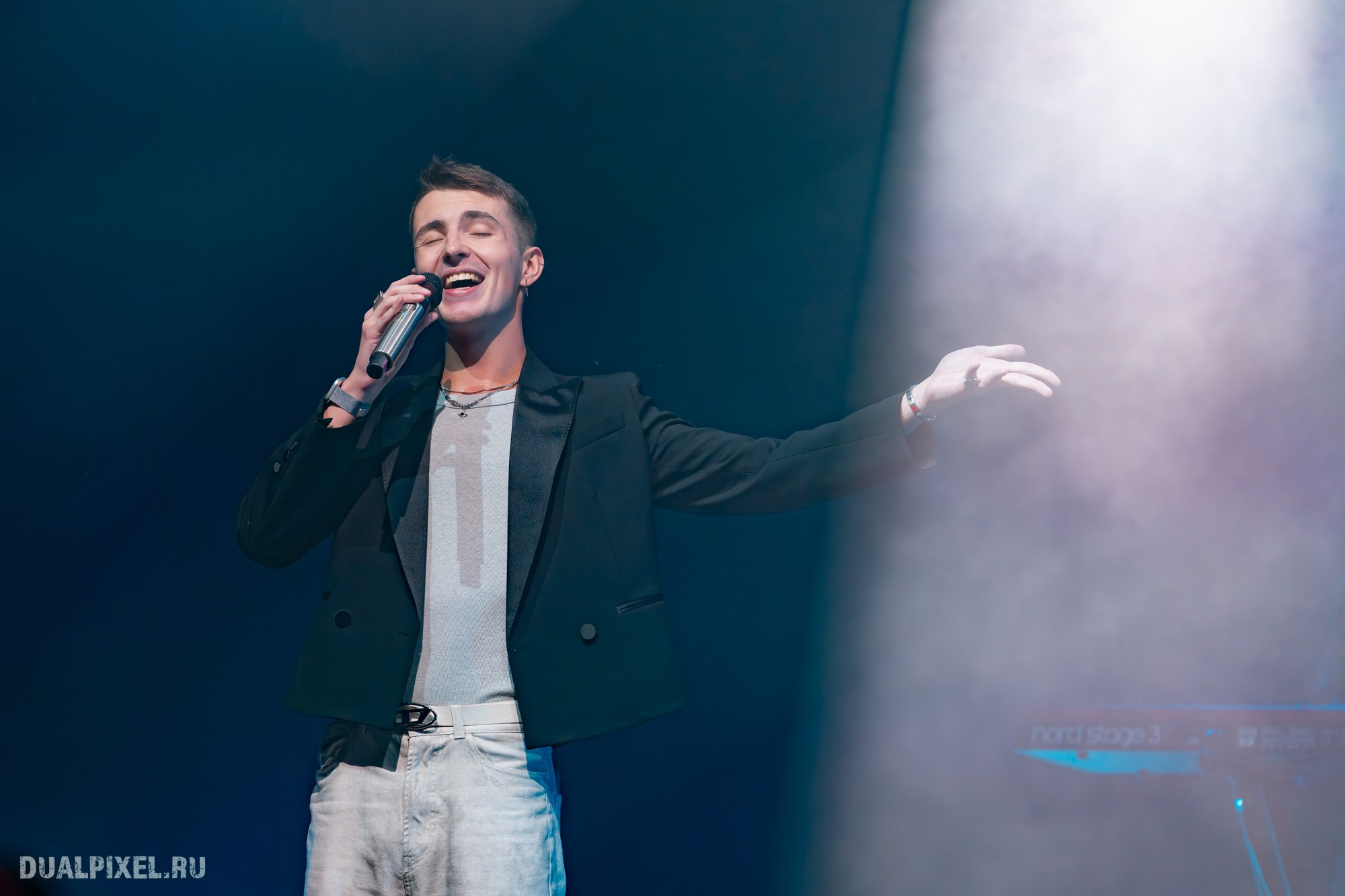 Mona. Магия музыки в кадре: Концертная Фотография