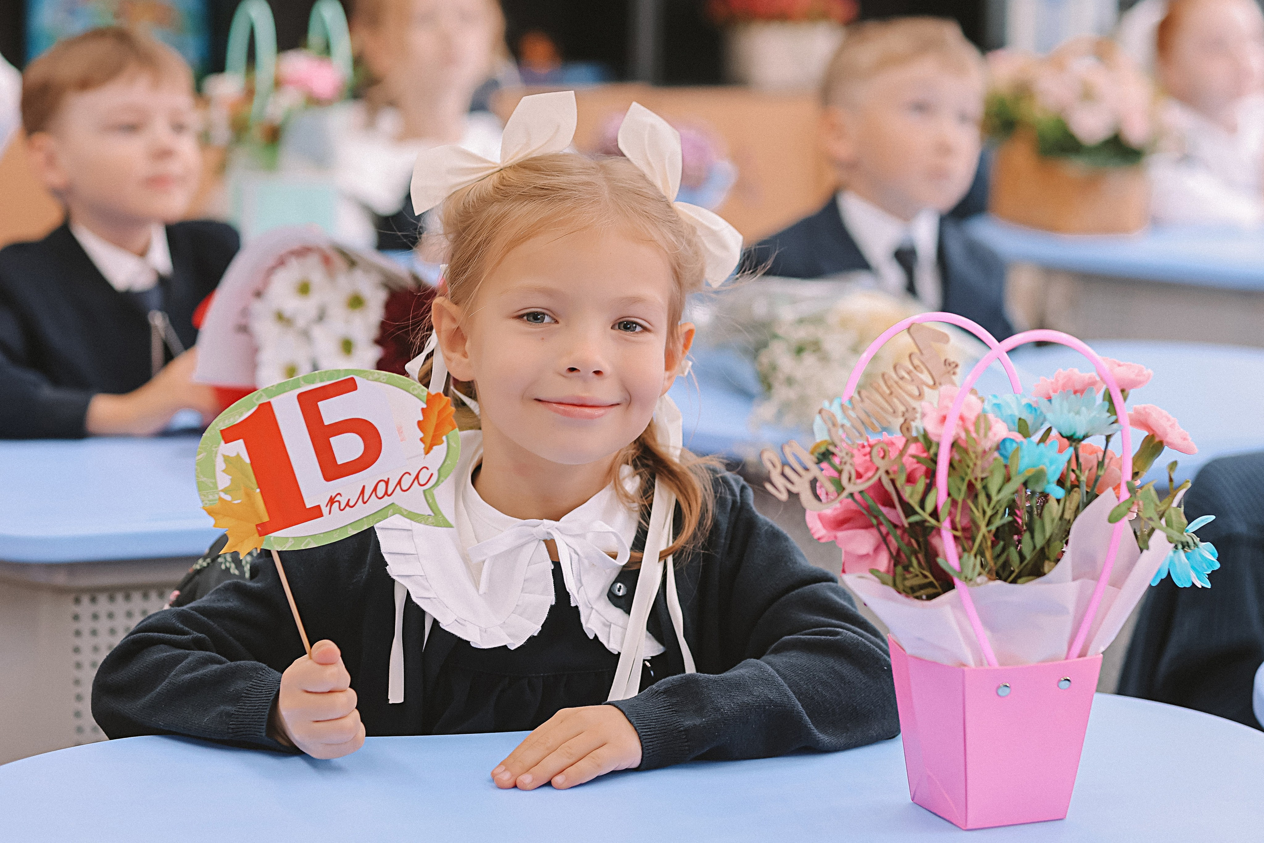 1 сентября линейка+кл час+портреты. Семейный фотограф Тюмень, фотограф на роды Салмина Мария