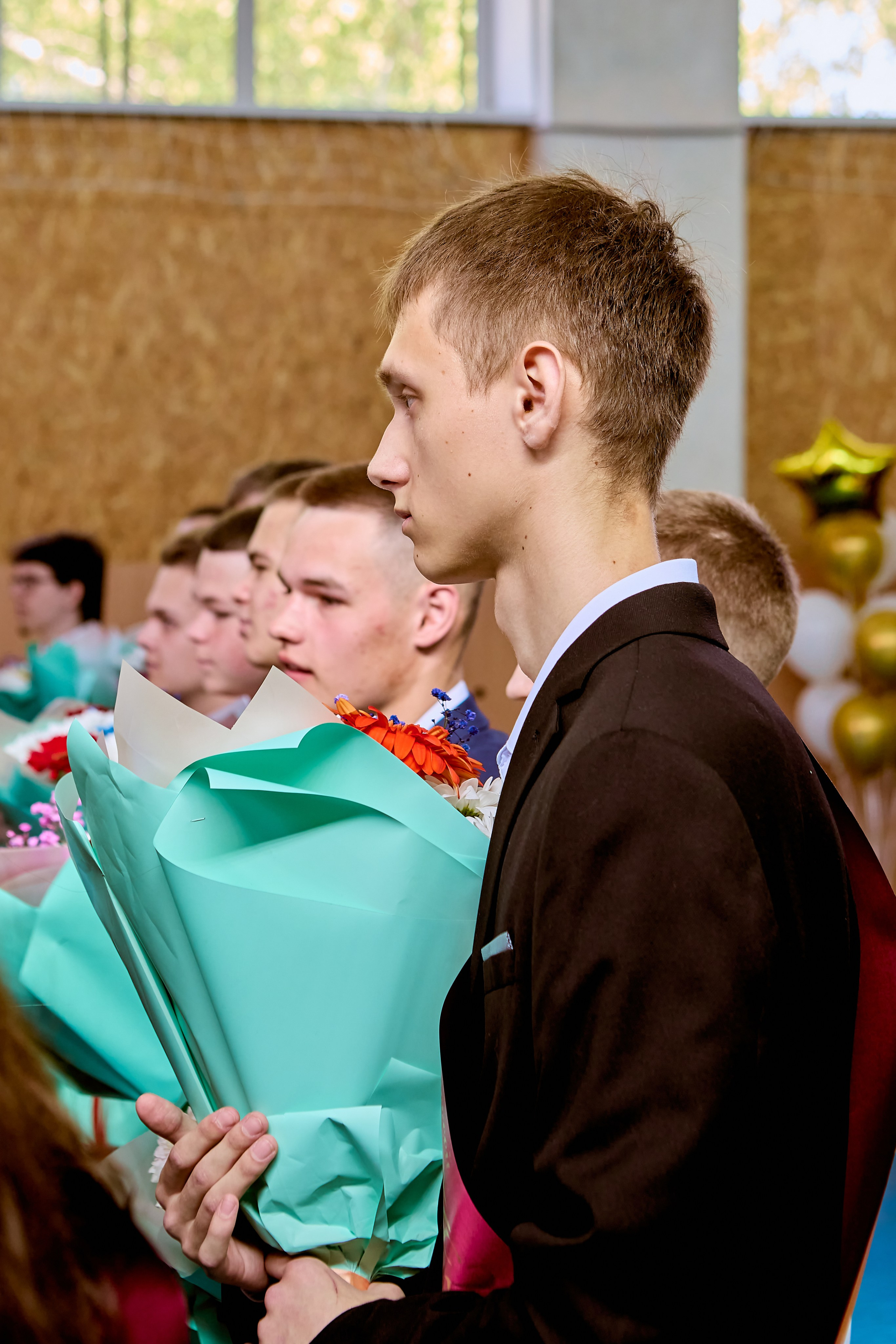 Радость и светлая грусть в глазах выпускников, запечатлённые Николаем Головановым, г. Дзержинск.