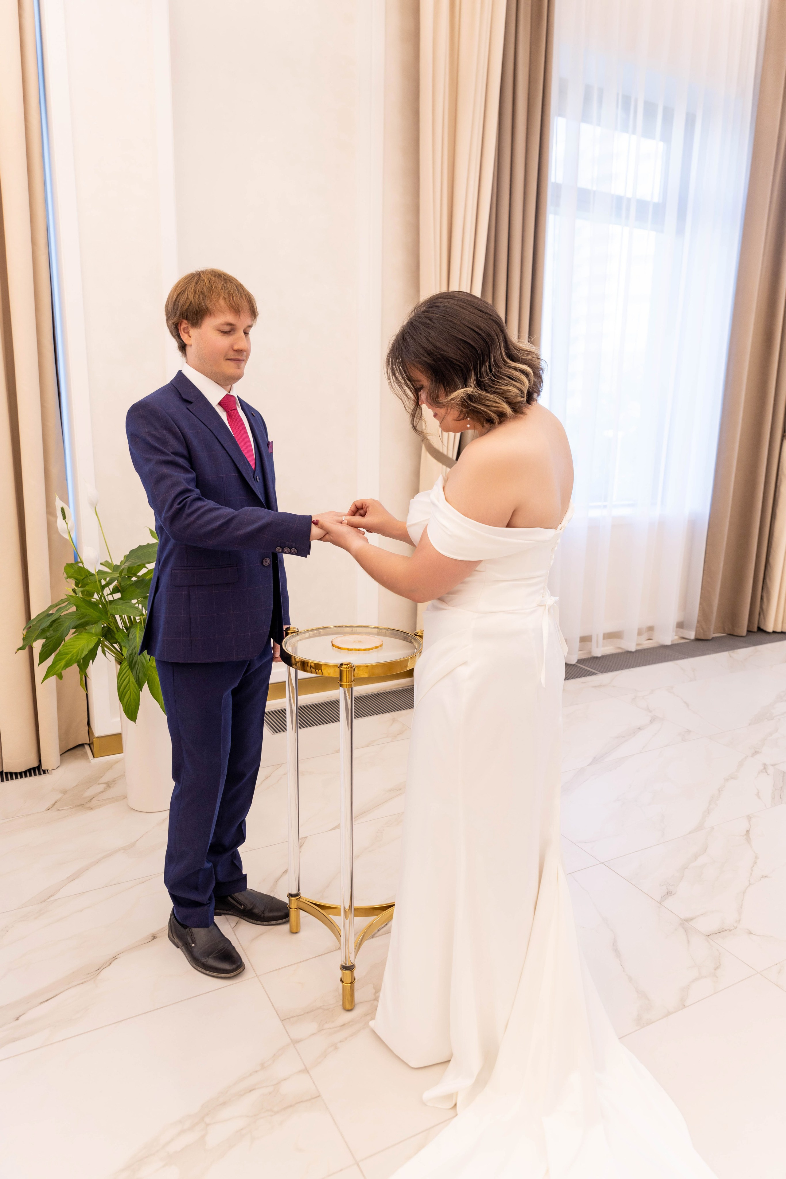 Свадебный день в Москве. Свадебный фотограф Александра Мяскова