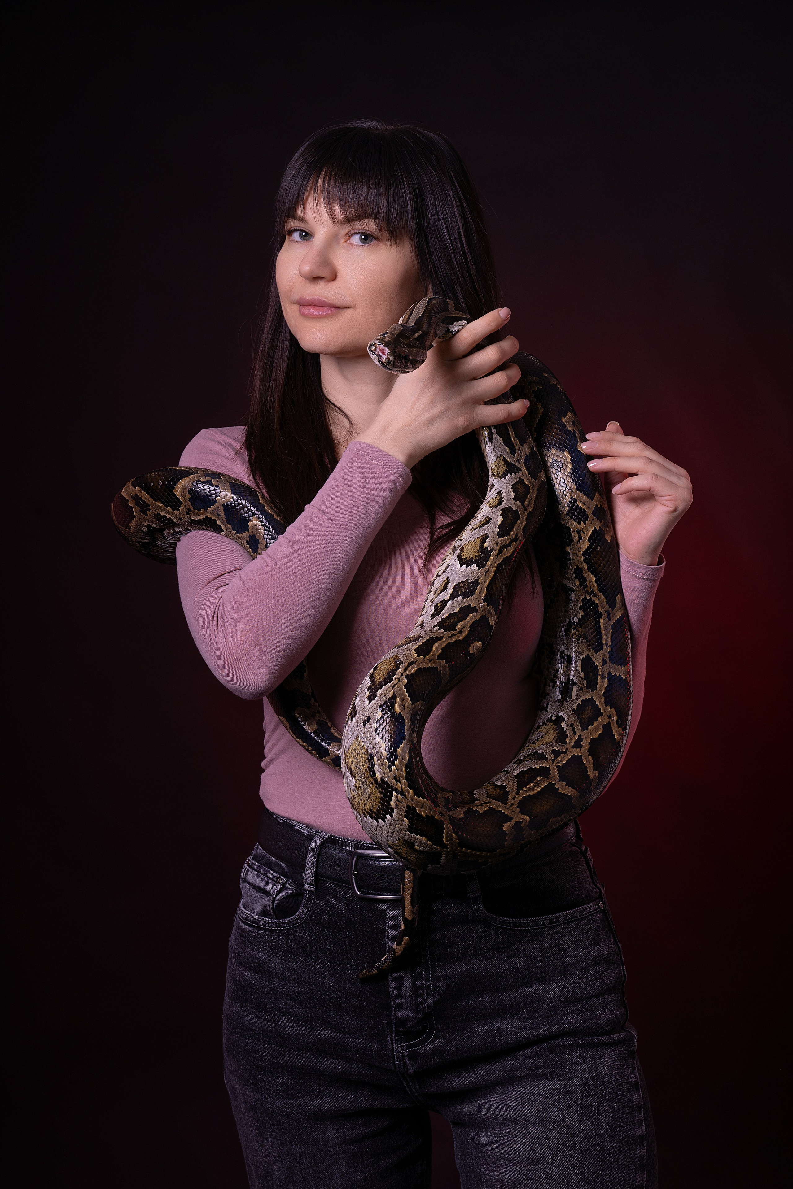 Сьемка с живым питоном. Главная