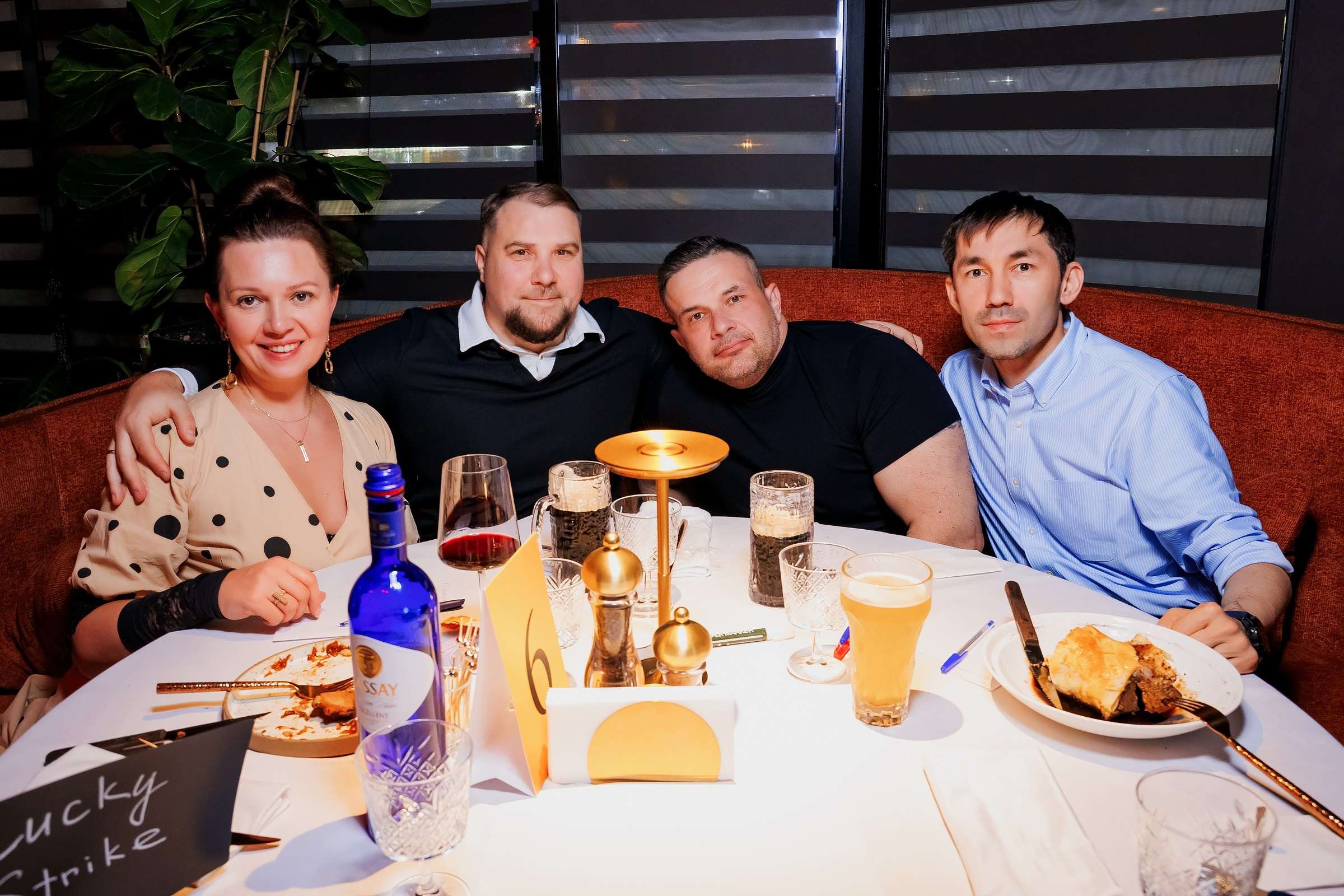 Вокруг Света за 60 Секунд-Sunset Meat Restaurant. Репортажный фотограф в Алматы Каюпов Сержан