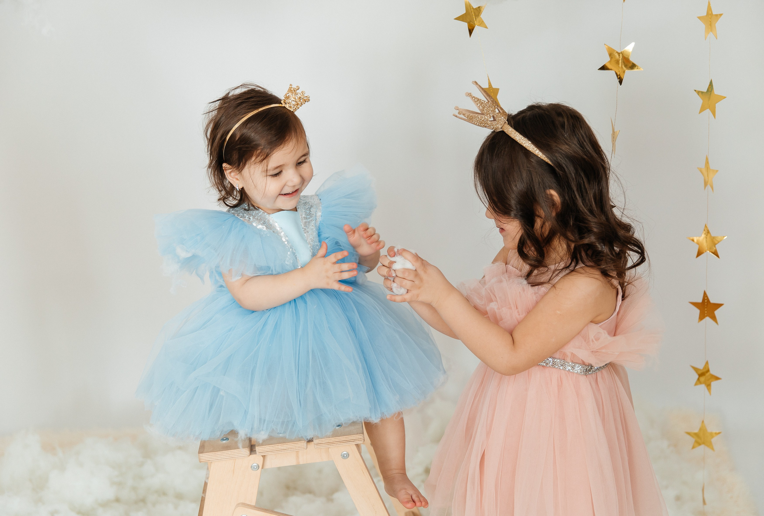 Маюша и Милаша в облаках. Воронистая Анастасия. Фотограф Якутия, Томпонский район