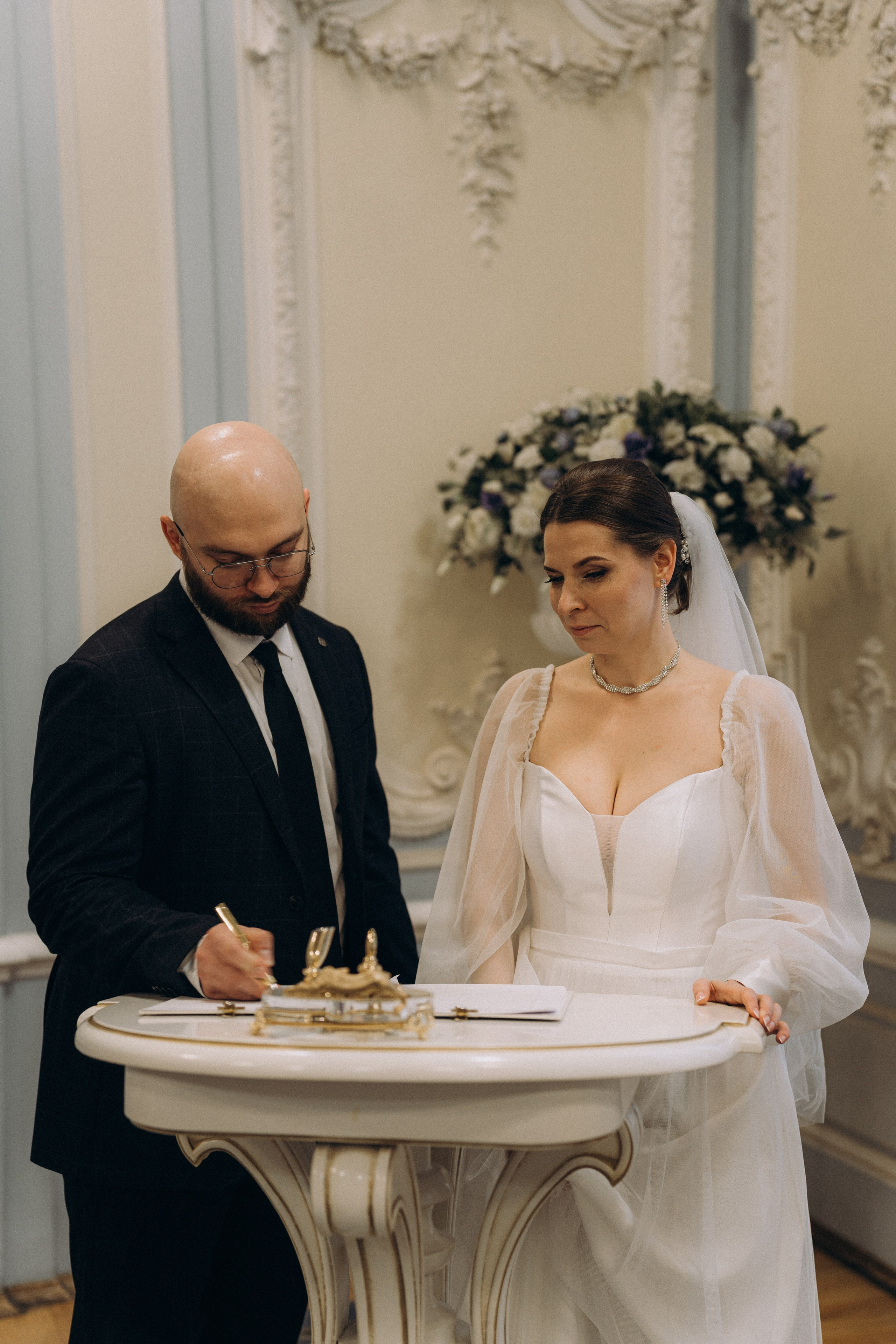 СВАДЕБНАЯ СЬЕМКА ВО ВТОРОМ ДВОРЦЕ (ДЕКАБРЬ) ТАКЖЕ СЬЕМКА В СТУДИИ НА ЧЕРНЫШЕВСКОЙ. Профессиональный фотограф, Санкт-Петербург — Виктория Богомолова