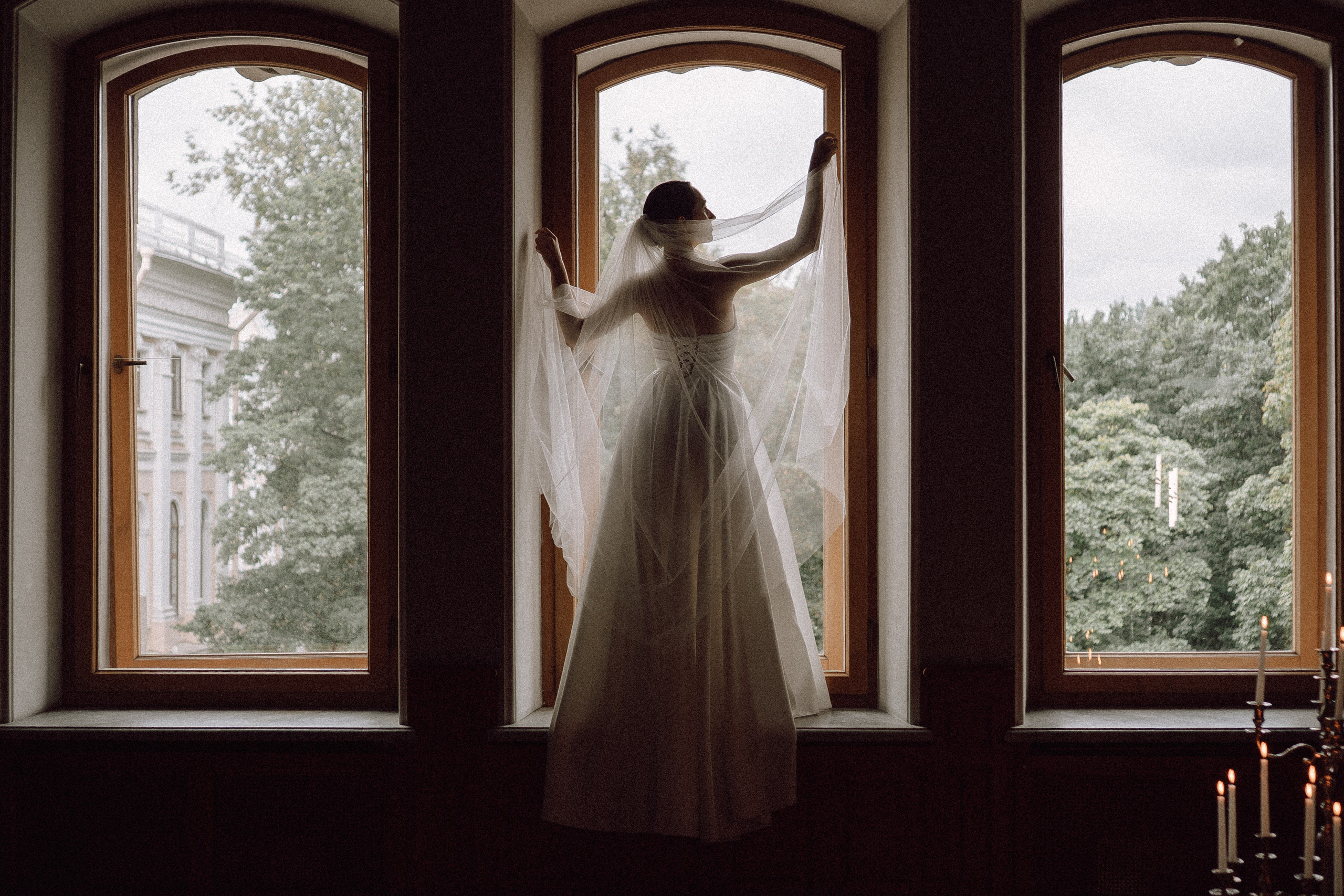 СВАДЕБНАЯ ПРОГУЛКА В САНТК-ПЕТЕРБУРГЕ (ИСАКИЕВСКИЙ СОБОР, ЗИМНЯЯ КАНАВКА, ЭРМИТАЖ И БОЛЬШАЯ МОРСКАЯ УЛИЦА). Профессиональный фотограф, Санкт-Петербург — Виктория Богомолова