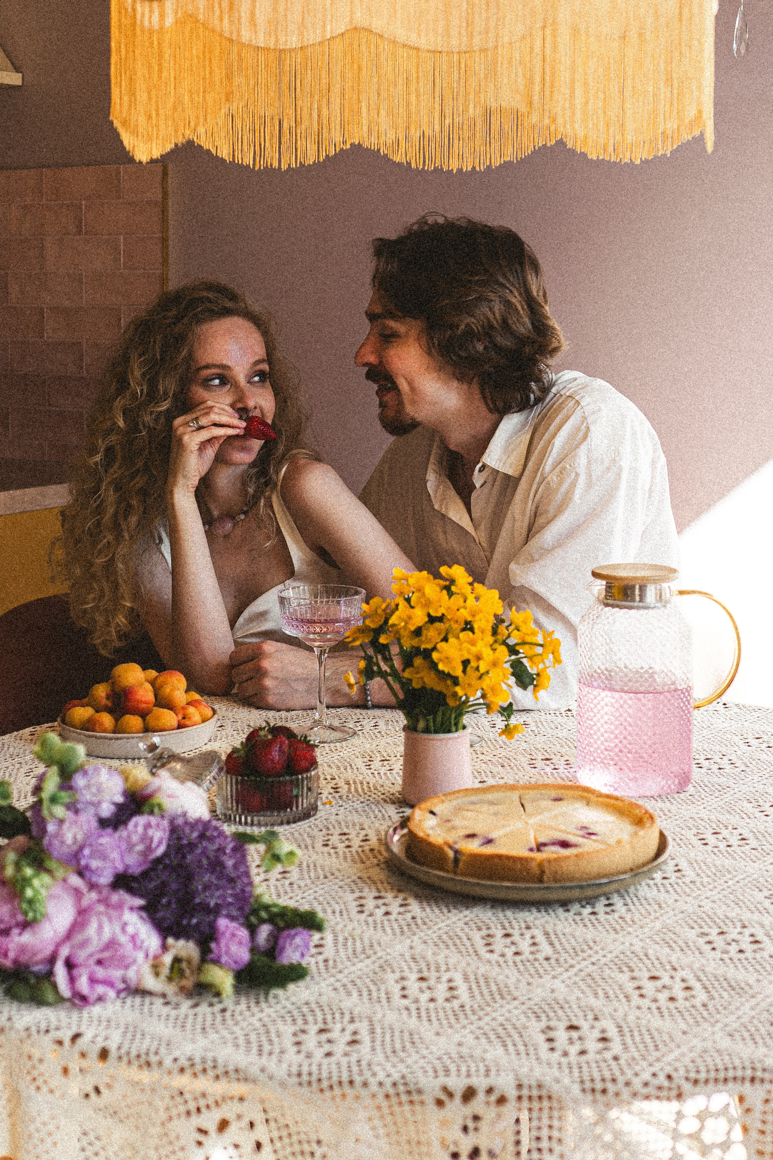 СВАДЕБНАЯ ПРОГУЛКА ПО ПЕТРОГРАДКЕ ВЕСНОЙ. СВАДЕБНАЯ ФОТОСЕССИИЯ НА ПЕТРОГРАДКЕ. Профессиональный фотограф, Санкт-Петербург — Виктория Богомолова