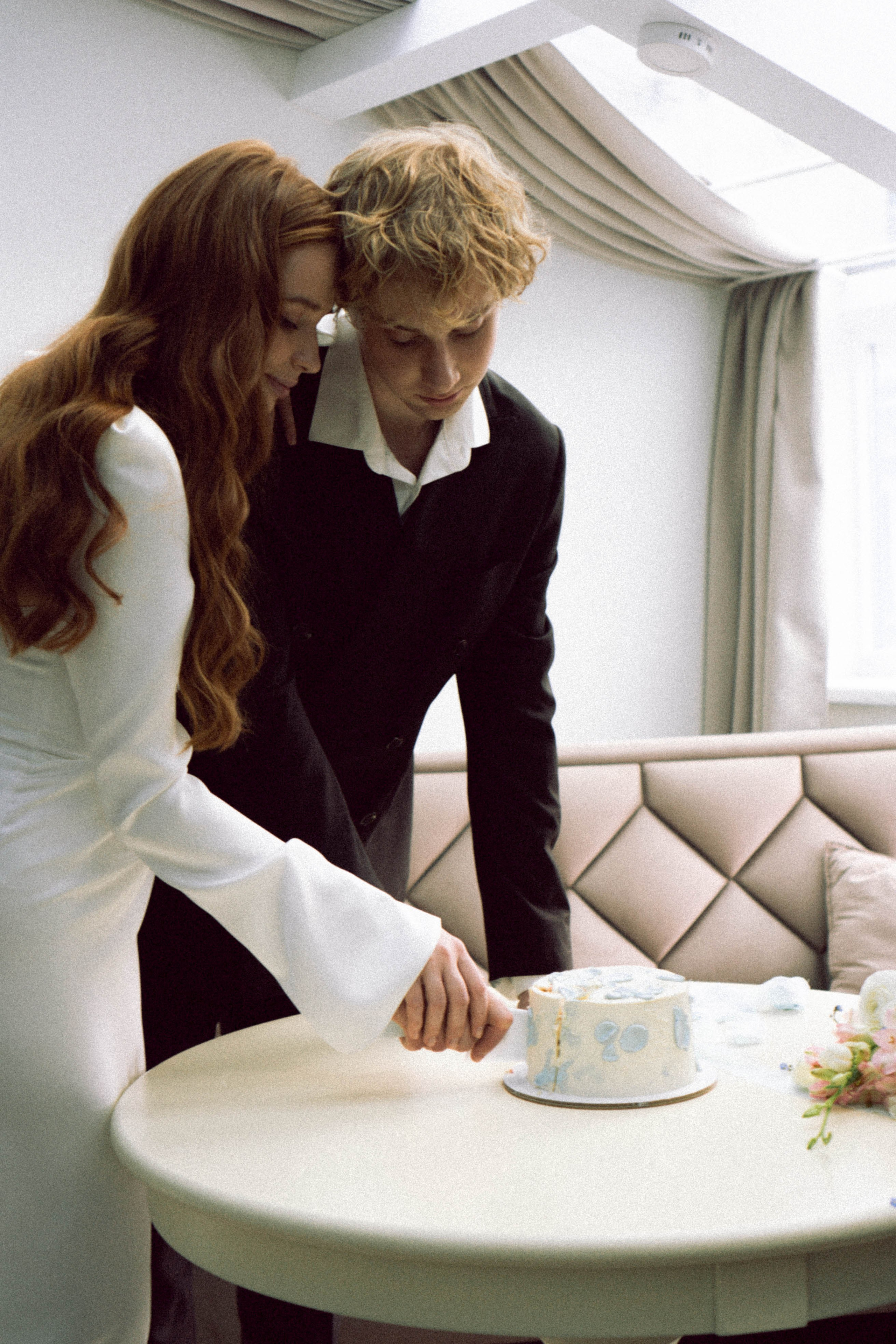 СВАДЕБНАЯ СЬЕМКА В ОТЕЛЕ. СБОРЫ ЖЕНИХА И НЕВЕСТЫ И ТАКЖЕ ТОР И ПОДГОТОВКА К ПРОГУЛКЕ. Профессиональный фотограф, Санкт-Петербург — Виктория Богомолова