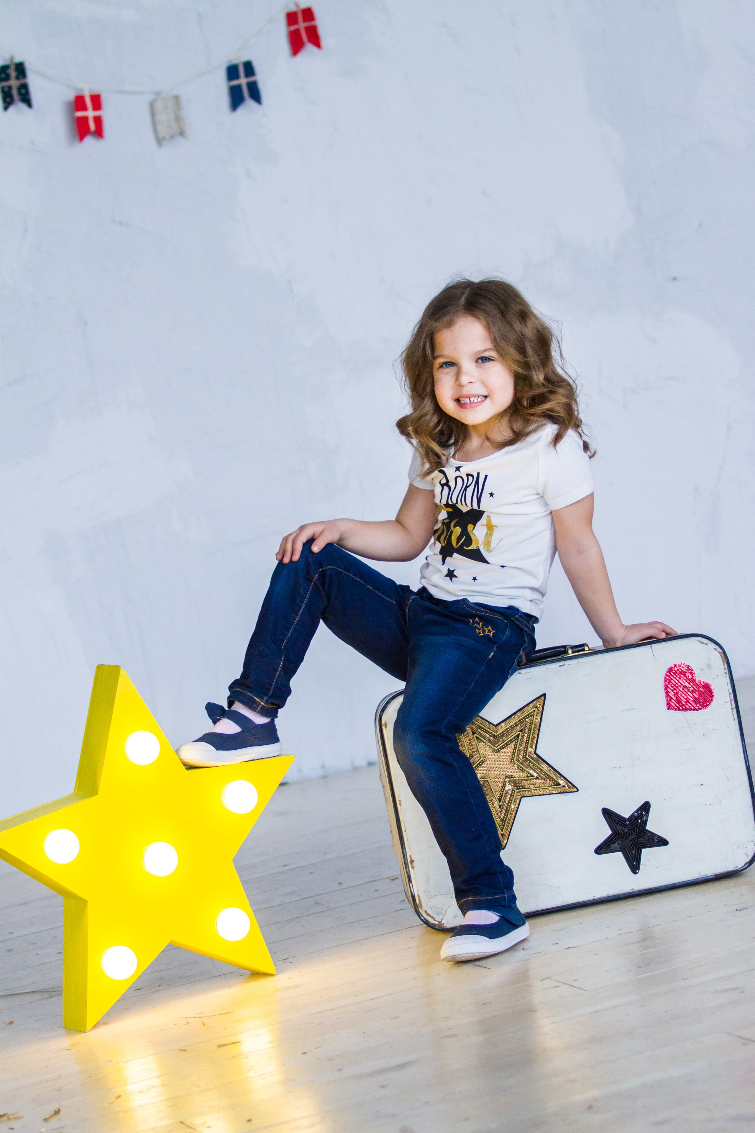 Семейная фотосессия в студии с весенней тематикой, Пасха и кролик. Семейный и детский фотограф в Москве Мария Быкова