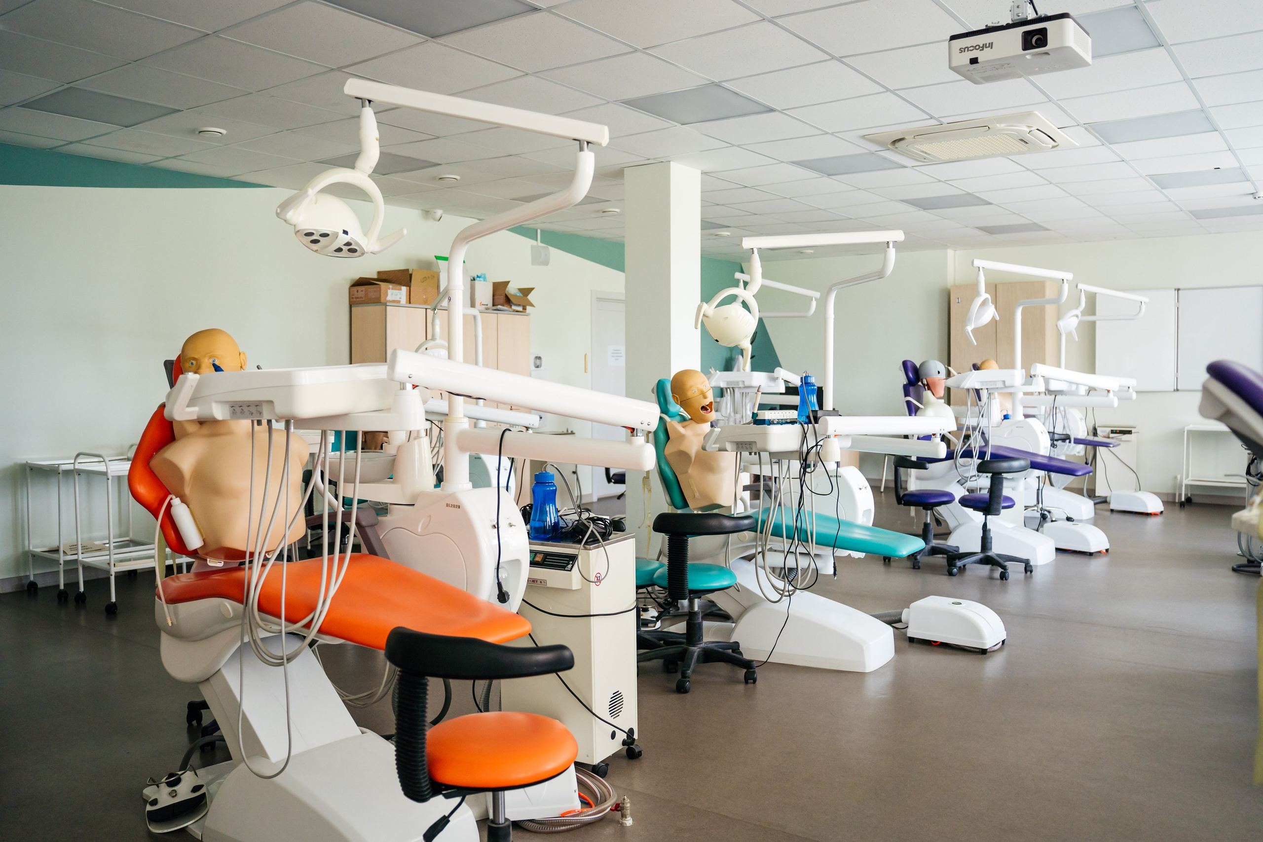 Съемка для Уральского медицинского колледжа ЮМЕД. Видеограф и Фотограф в Челябинске Ксения и Владимир Рюмины