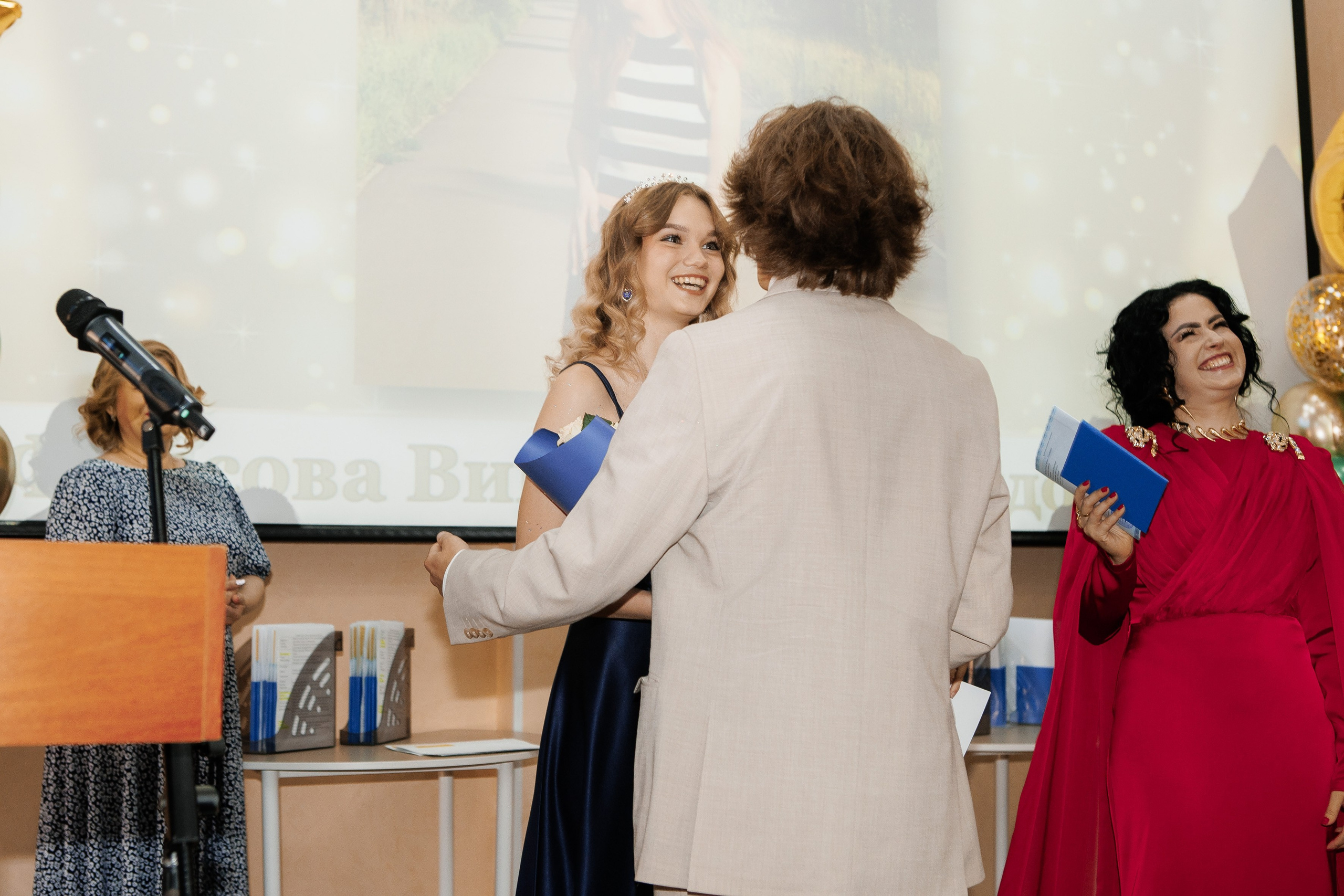 Выпускной Гимназия 12 2024 г. Свадебный и портретный Фотограф в Липецке Дмитрий Котюков