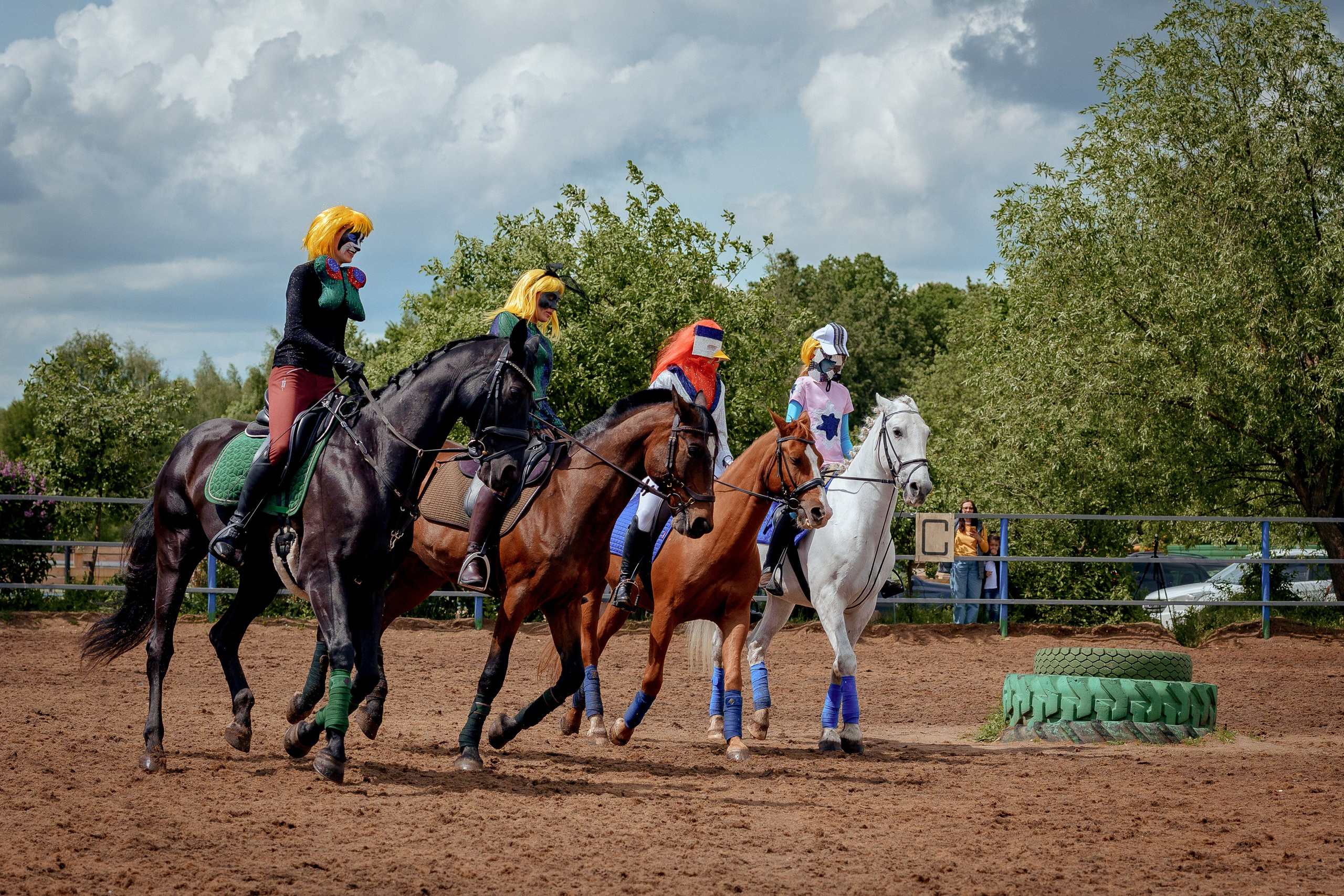 Конный клуб Горки. Портретный и семейный фотограф в Москве/Видное