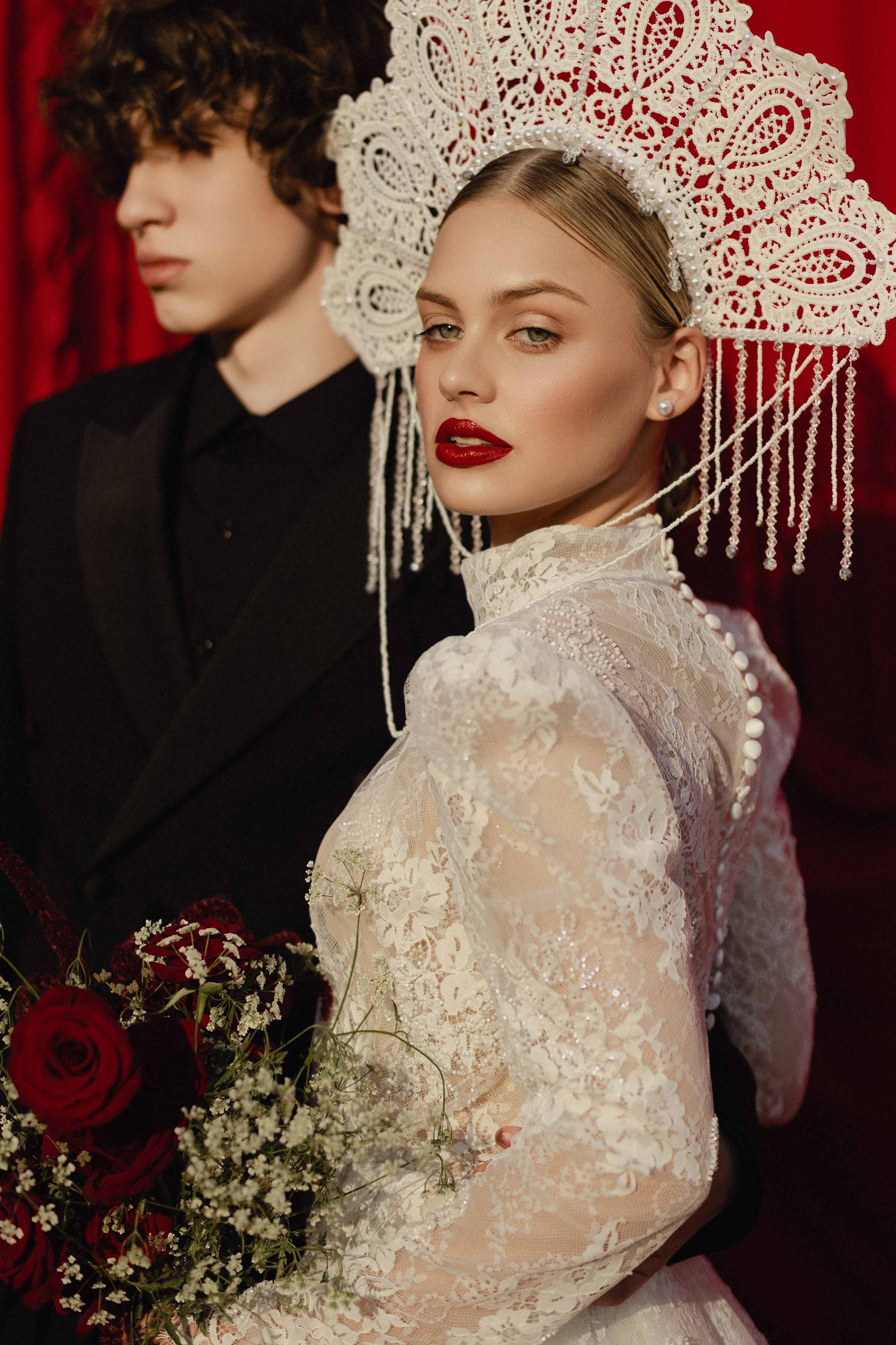 Портретная фотосессия на закате в Сочи, профессиональный фотограф, мягкий свет, естественная обработка, атмосферное фото для личного бренда и Instagram.