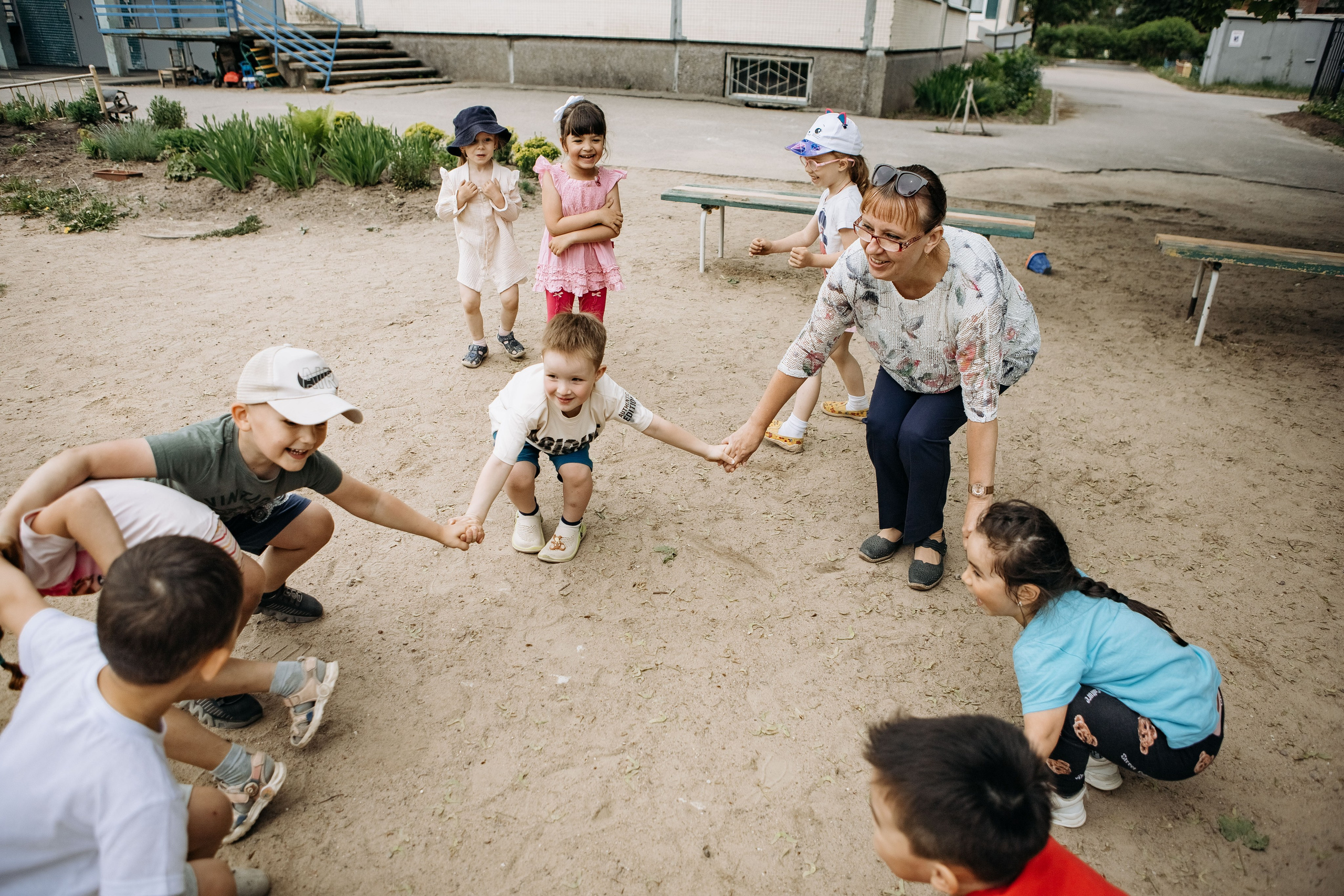 Съемка в саду, лето. Свадебный семейный фотограф в Санкт-Петербурге СПб Евгения Гинзбург