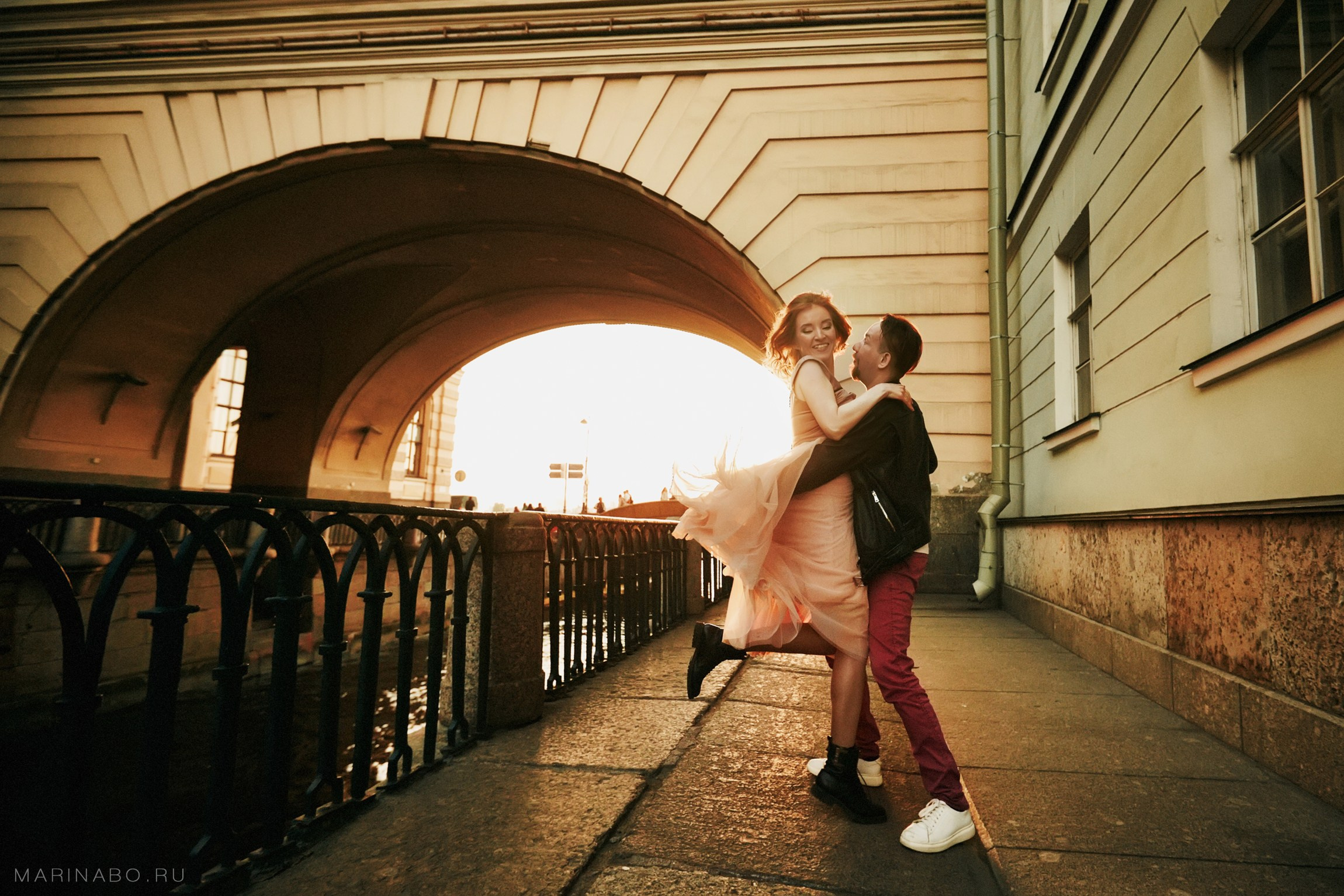 Леша и Оля - прогулочная фотосъемка в Санкт-Петербурге. Семейный Lifestyle фотограф в Санкт-Петербурге Марина Бокшицкая