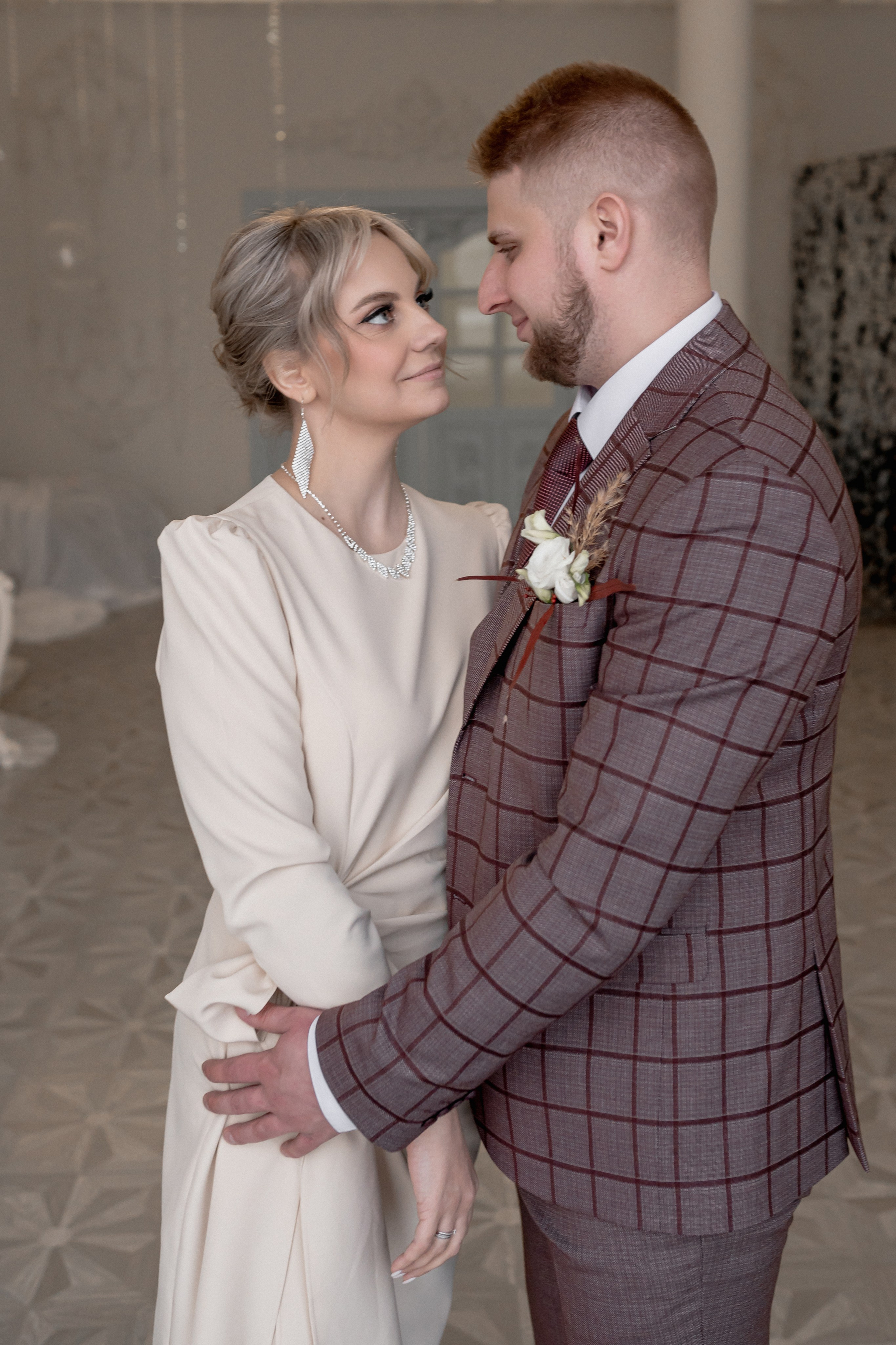 Свадебная фотосессия в студии. Фотограф Ким Наталья в Красноярске