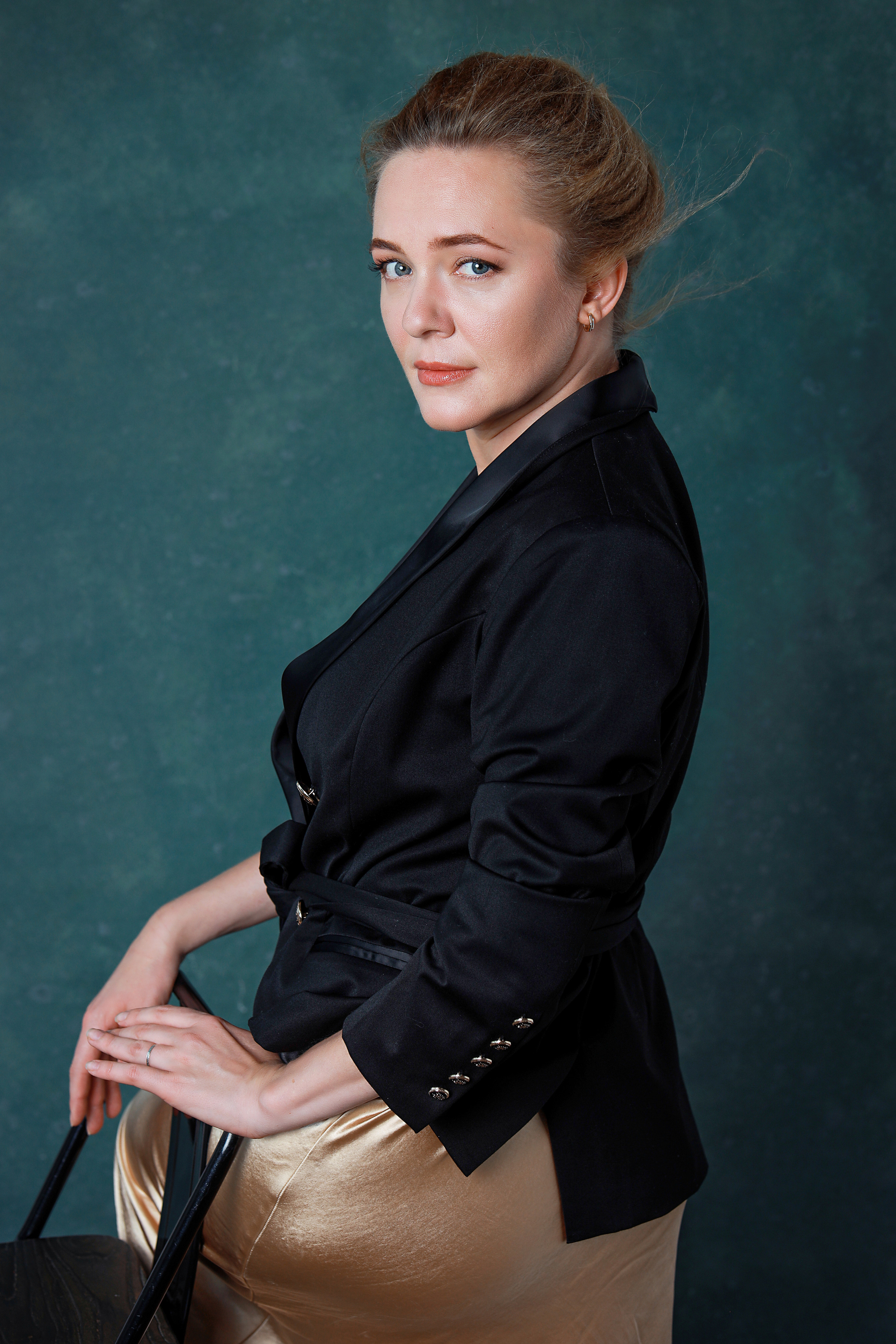 студийный портрет, женский студийный портрет, фотосессия в студии, портретный фотограф Москва, портретный фотограф Подольск