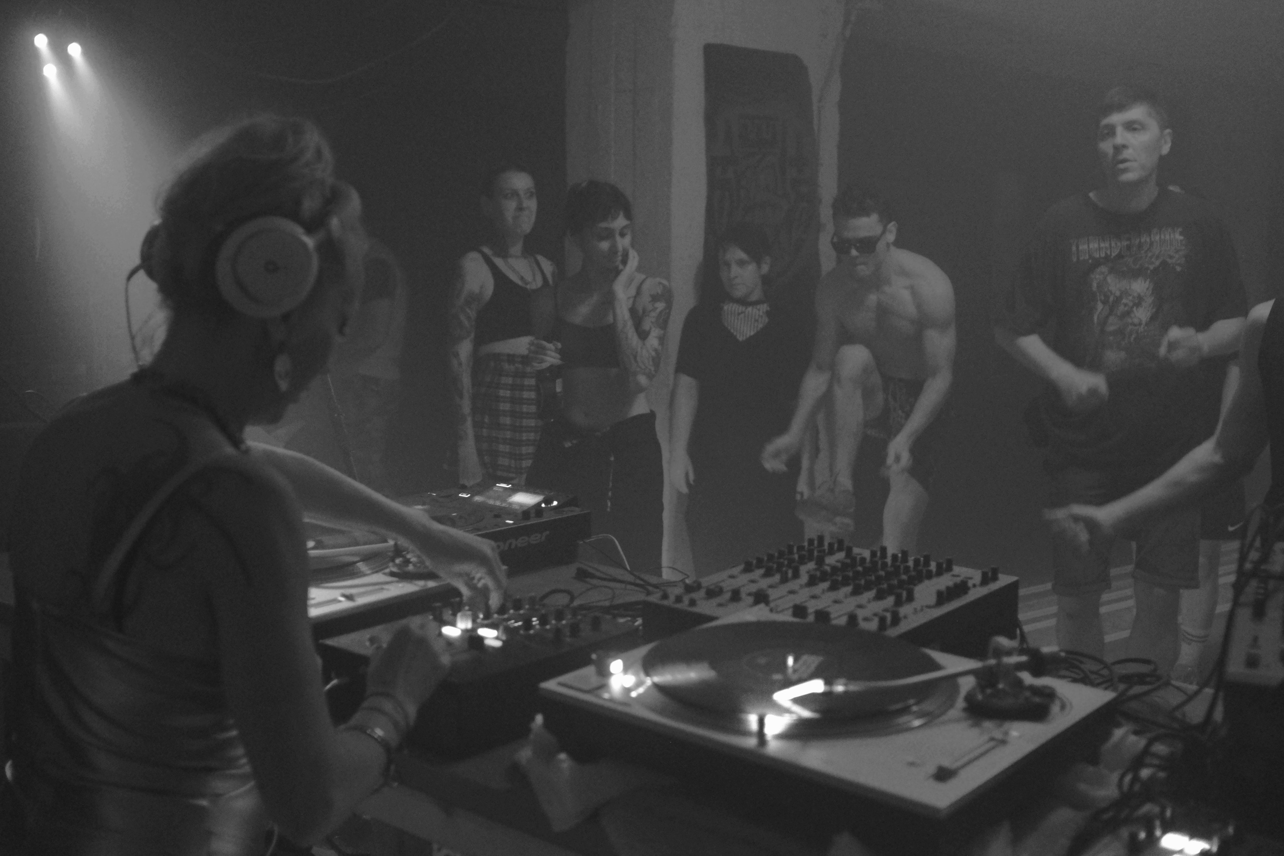 EBASHNYA. 19 июля 2025. Хардкор-габбер туса от команды Башня. Репортажный фотограф в Санкт-Петербурге Даниил Могута