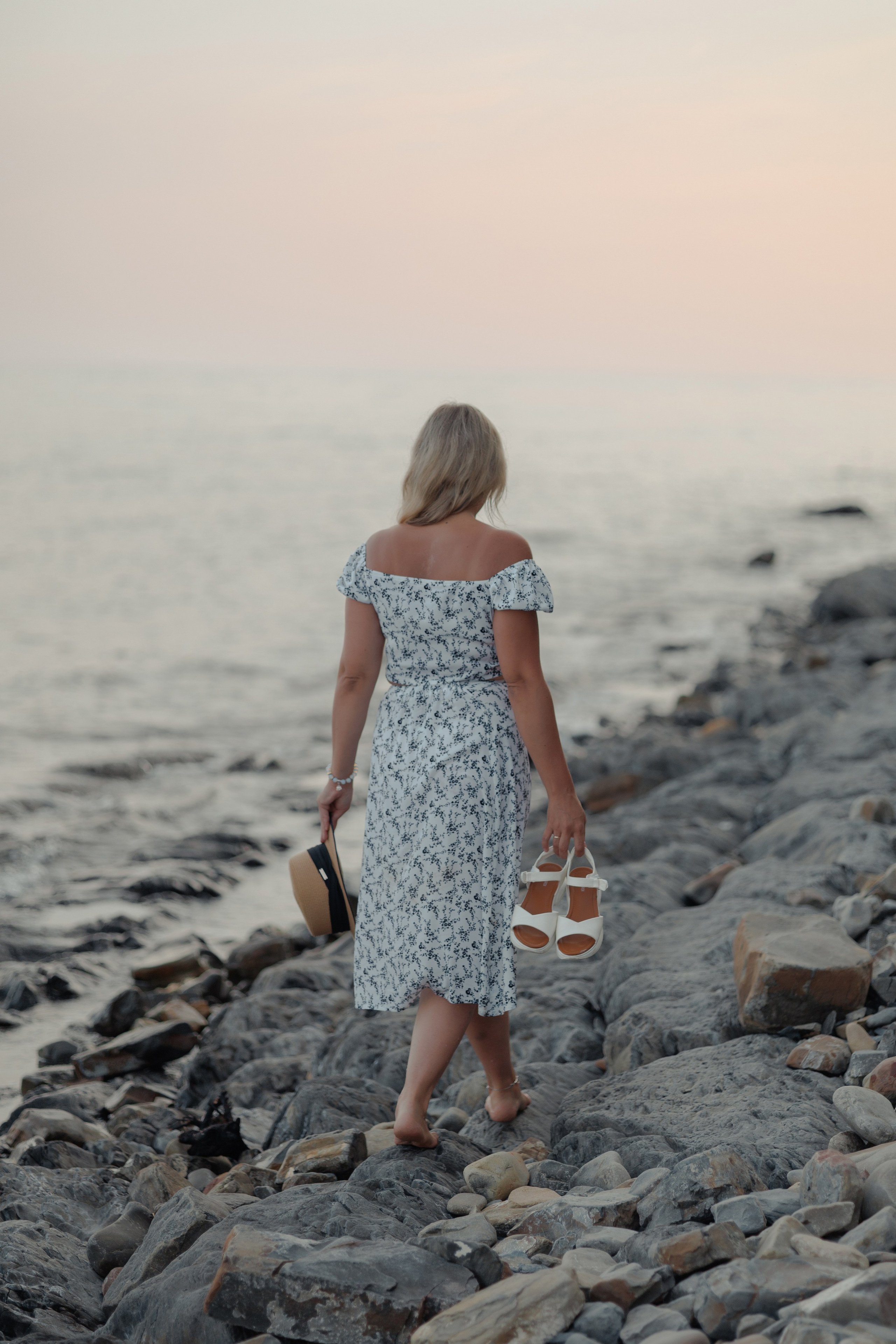 Семейная прогулка на берегу моря. Семейный и портретный фотограф в Геленджике Любовь Бодрова