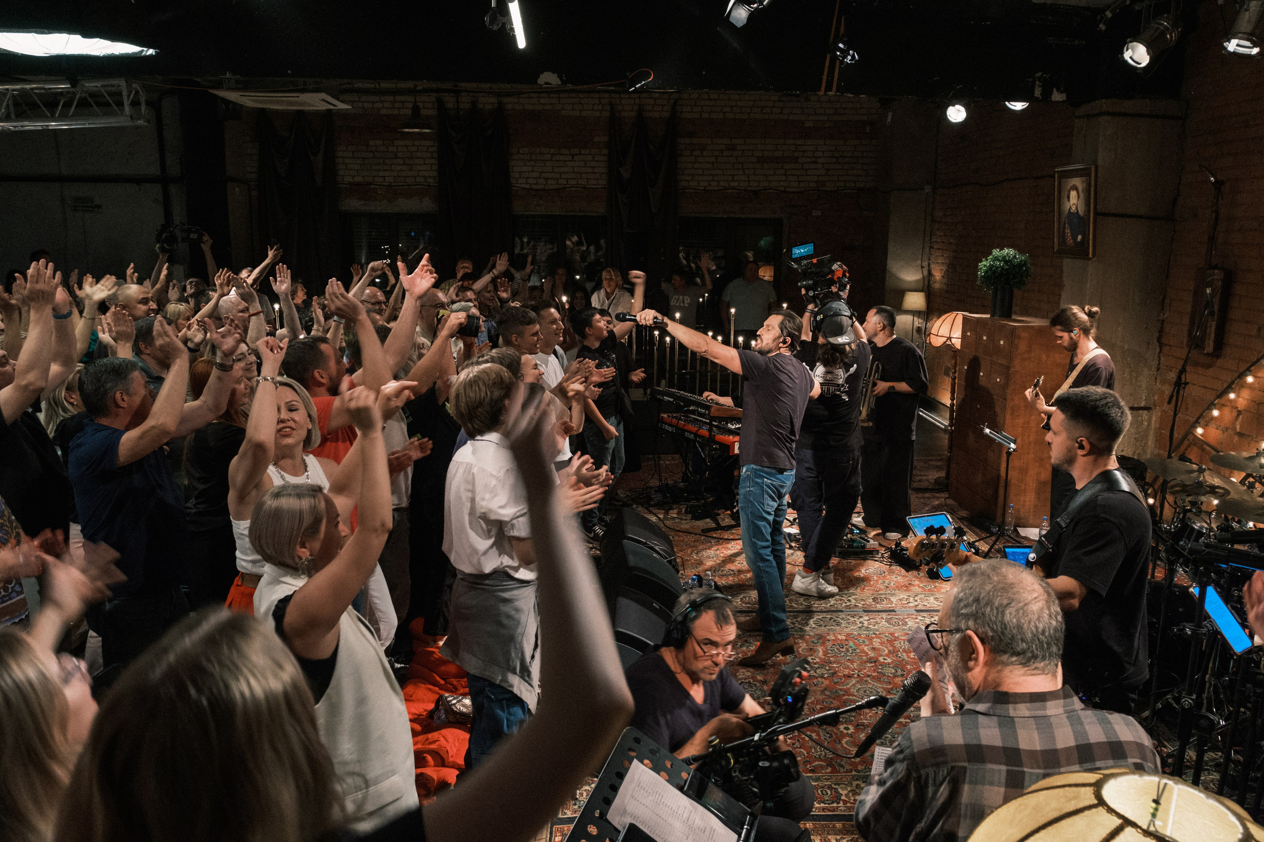 Квартирник у Маргулиса. Александр Ревва (Артур Пирожков). Профессиональный фотограф в Москве и МО Денис Кулешов