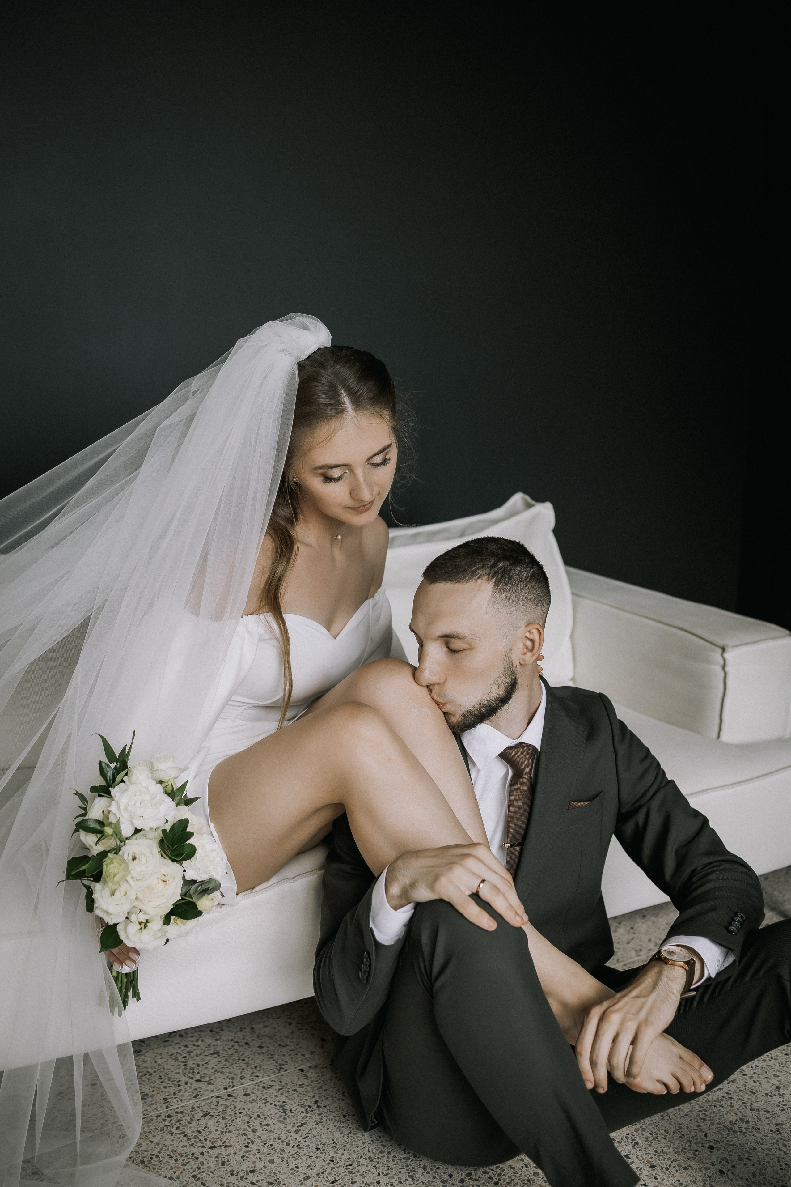 Свадебная прогулка. Эвелина и Дмитрий. Свадебная фотография. Арина Рубах