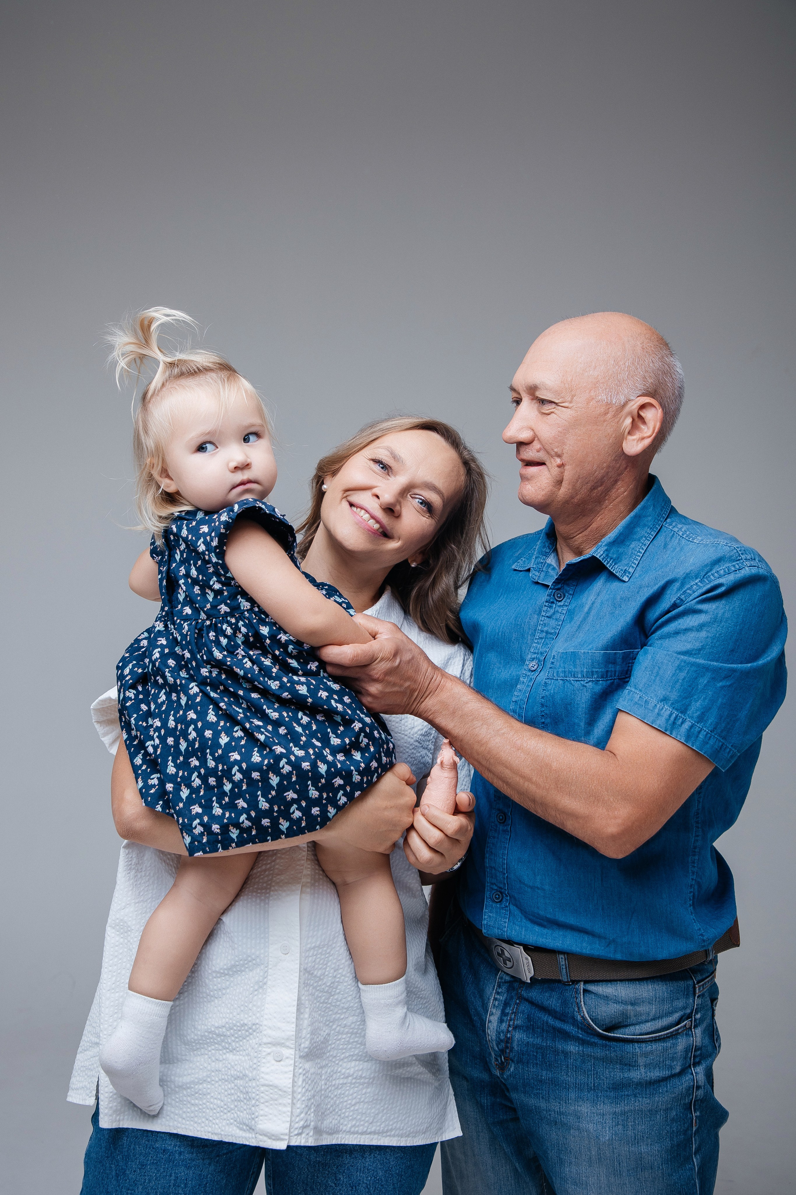 Настя и семья. Фотограф Денис Лесковский (Тюмень)