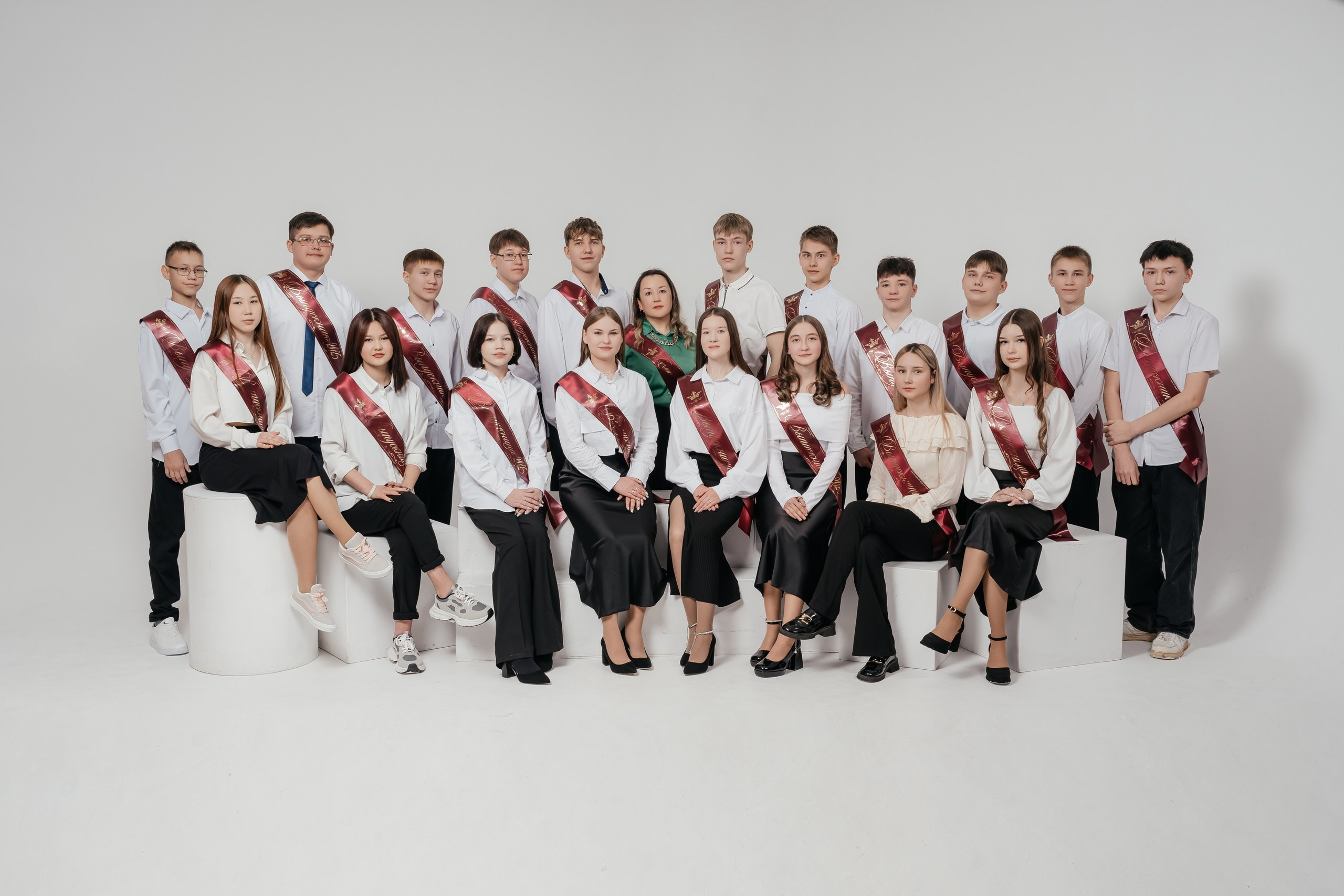 Выпускные альбомы. Akhmadeevmedia.ru