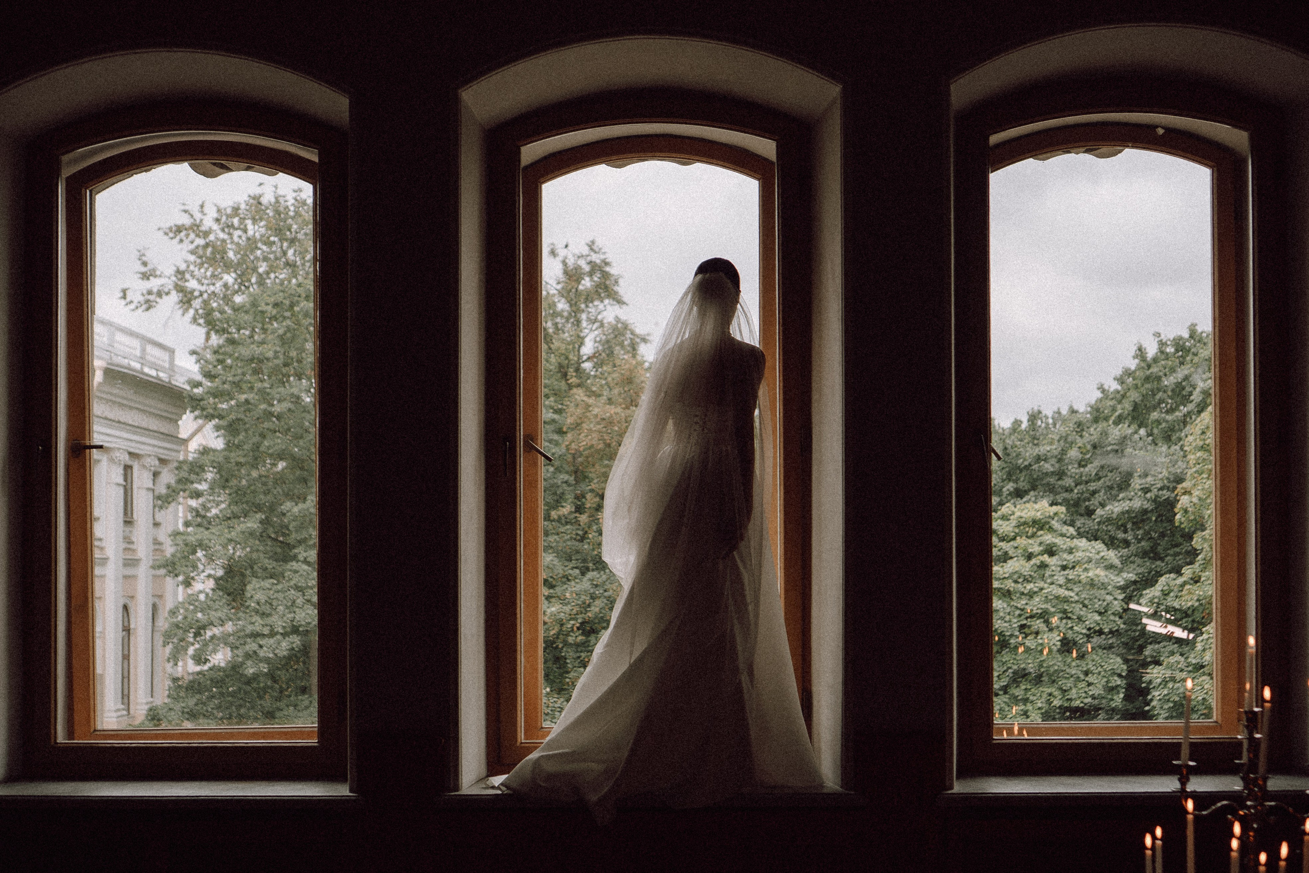 СВАДЕБНАЯ ПРОГУЛКА В САНТК-ПЕТЕРБУРГЕ (ИСАКИЕВСКИЙ СОБОР, ЗИМНЯЯ КАНАВКА, ЭРМИТАЖ И БОЛЬШАЯ МОРСКАЯ УЛИЦА). Профессиональный фотограф, Санкт-Петербург — Виктория Богомолова