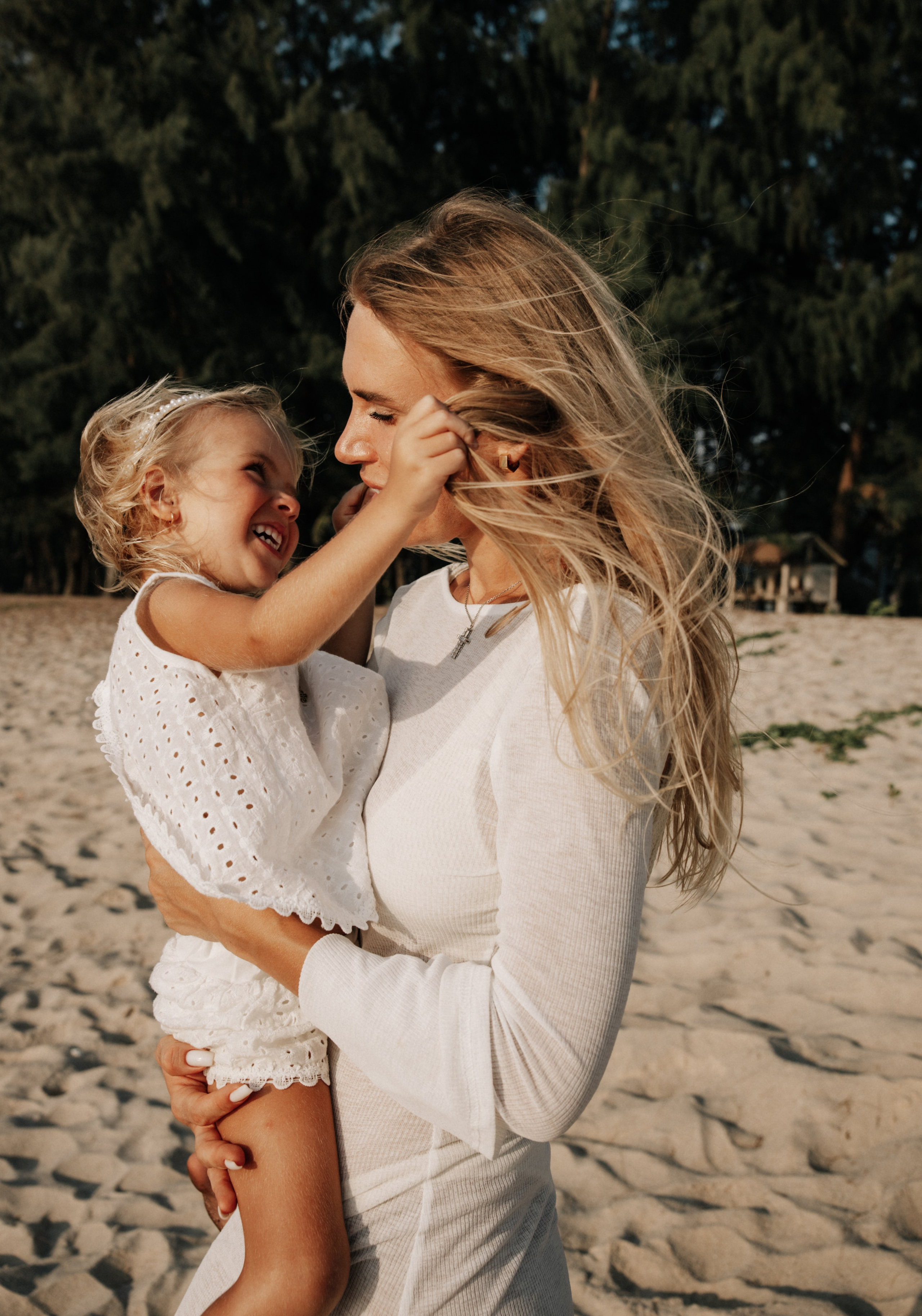 Семейная фотосессия на природе | Естественные фотографии вашей семьи на свежем воздухе. Репортажный фотограф Катерина Гилс Москва