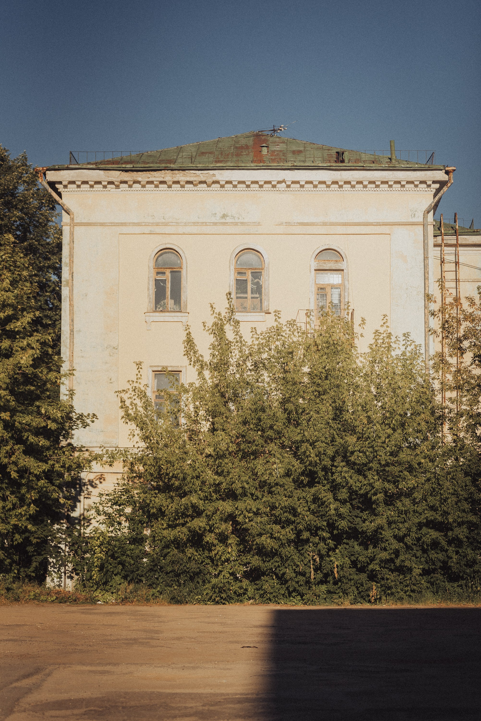 Проект #улицыгорода. Ярославль, улица Большая Фёдоровская. Документальный фотограф Илья Тихановский