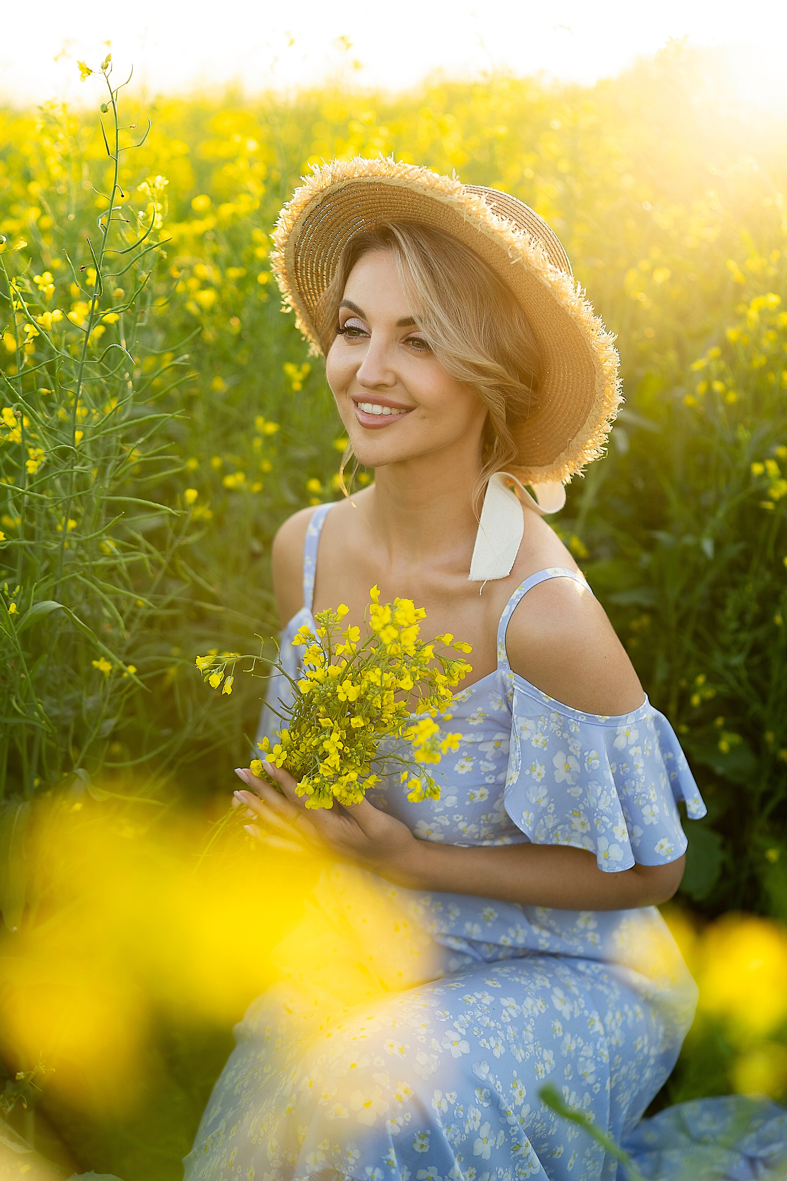 Александра. Главная