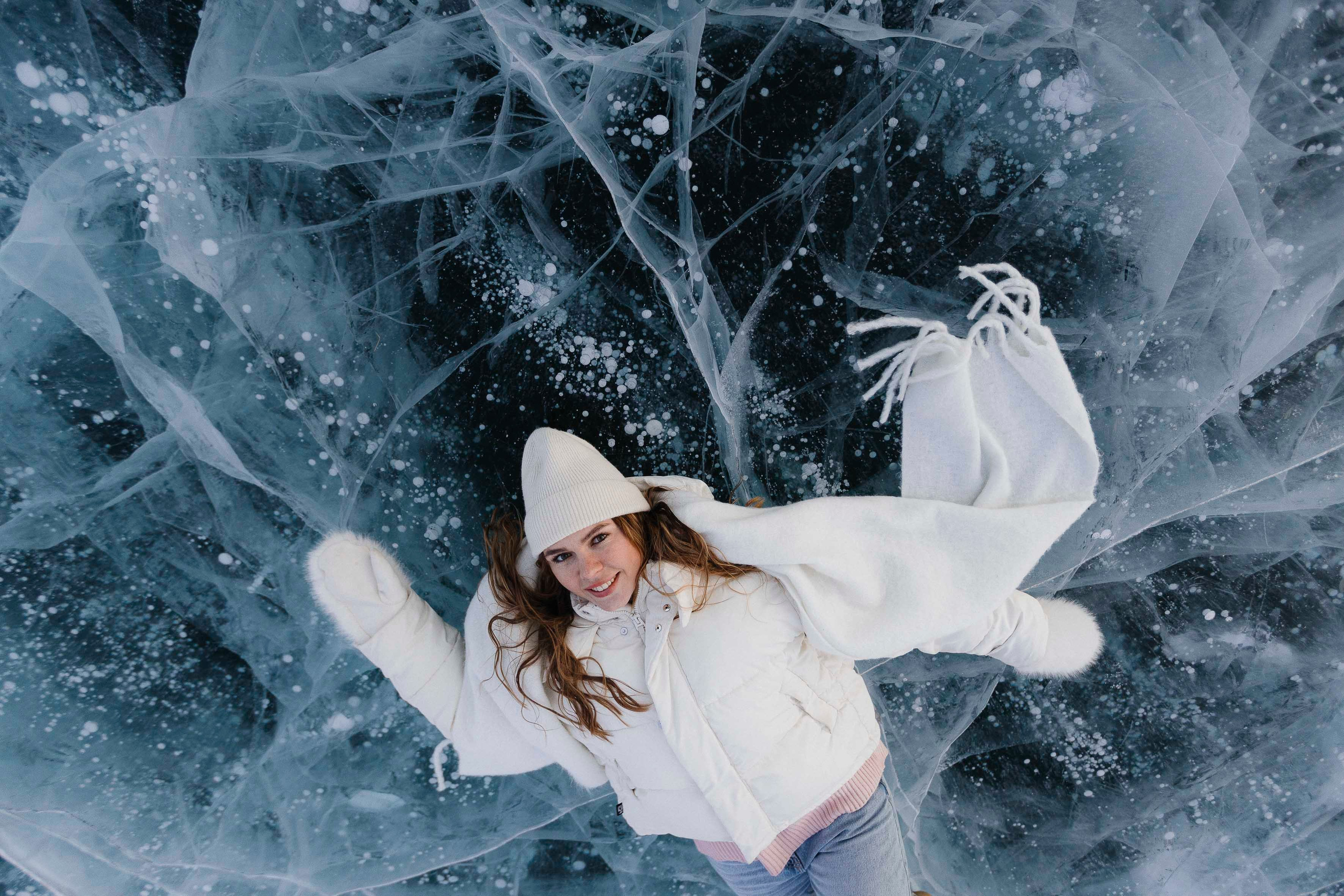 Весь день на льду. Фотограф Ольхон, Регина