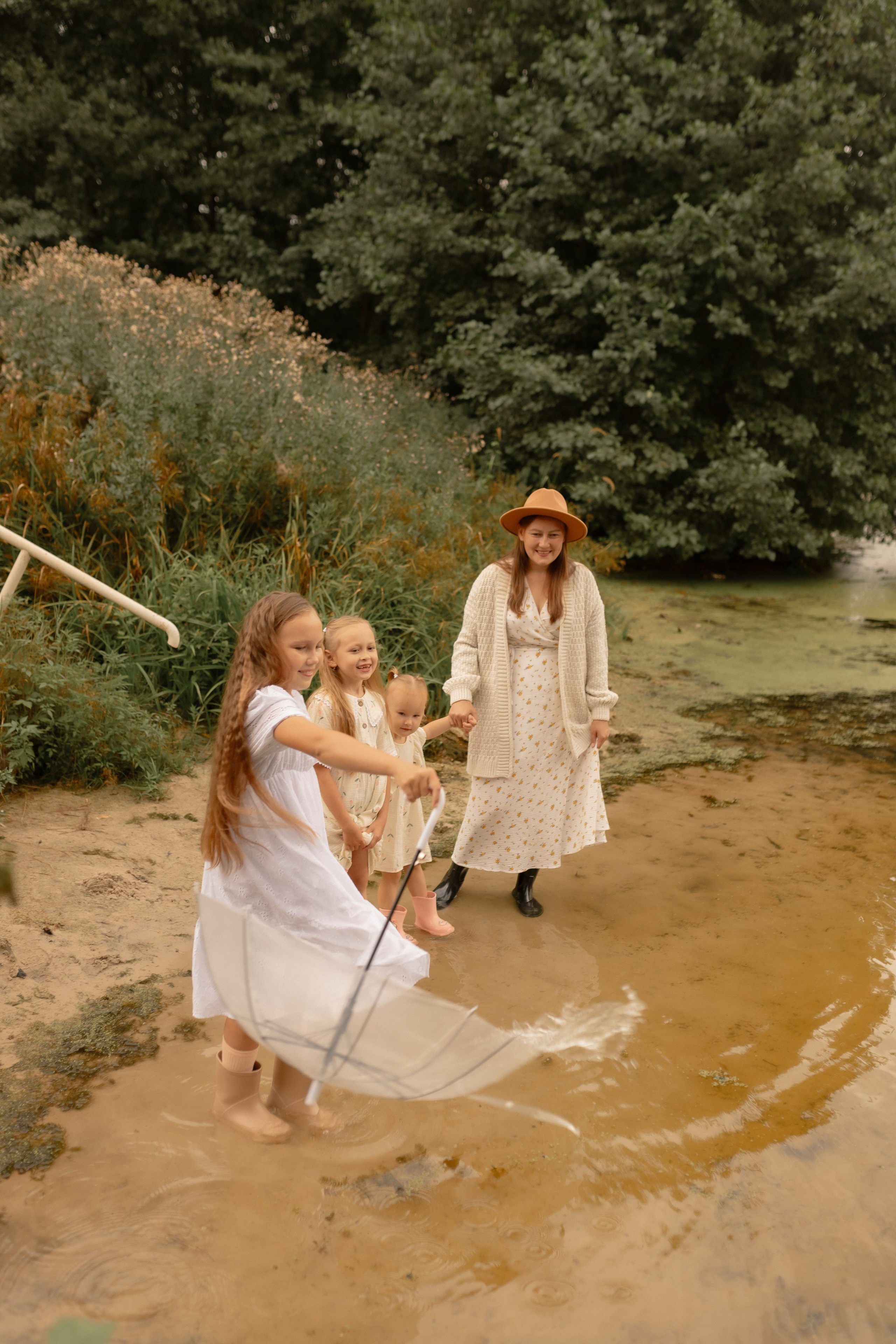 Мама Алина, Маша, Дина и Анечка. Фотограф Татьяна Семенова