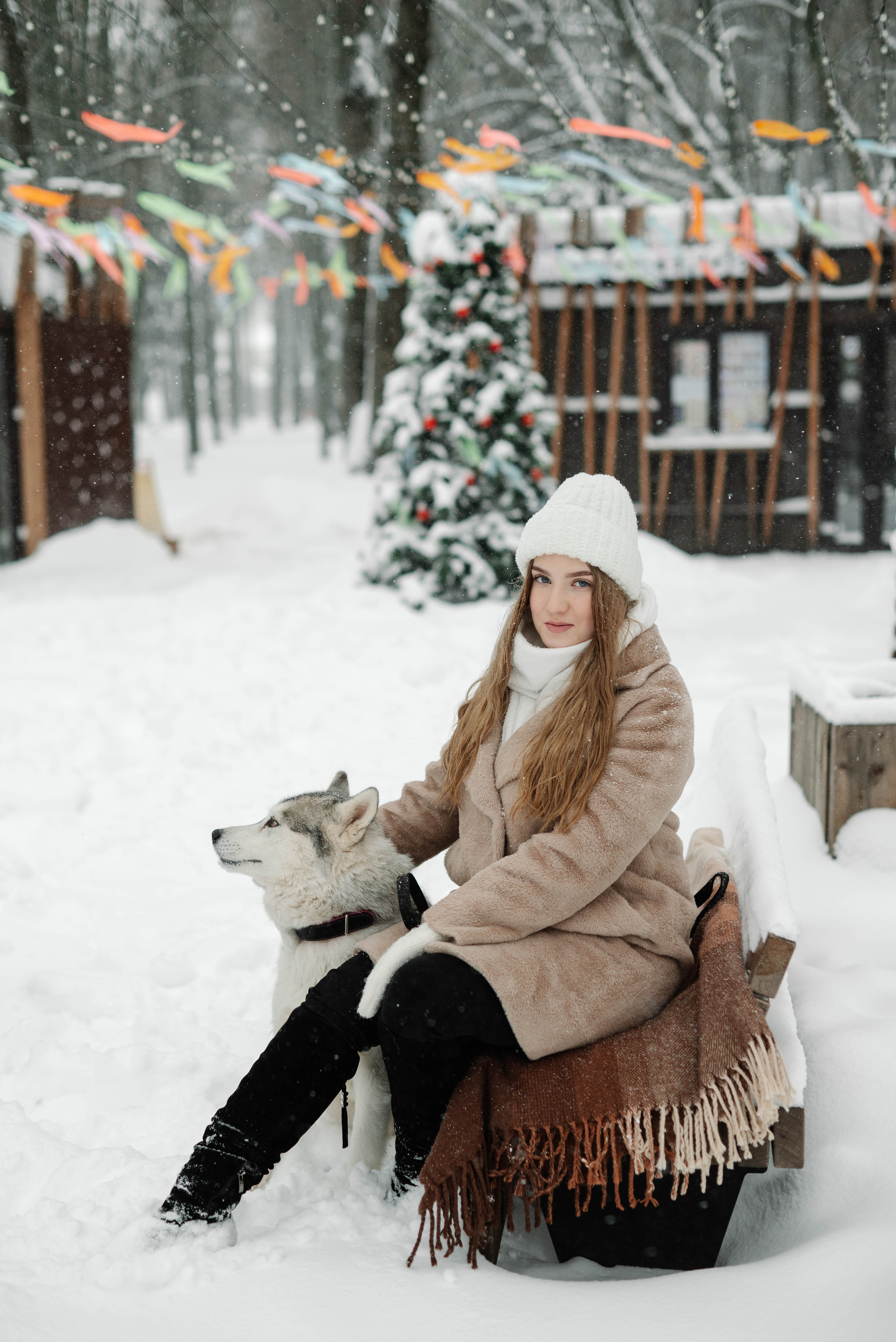 Маша с двумя хаски в снегу. Свадебный и портретный фотограф в Липецке Юлия Свит