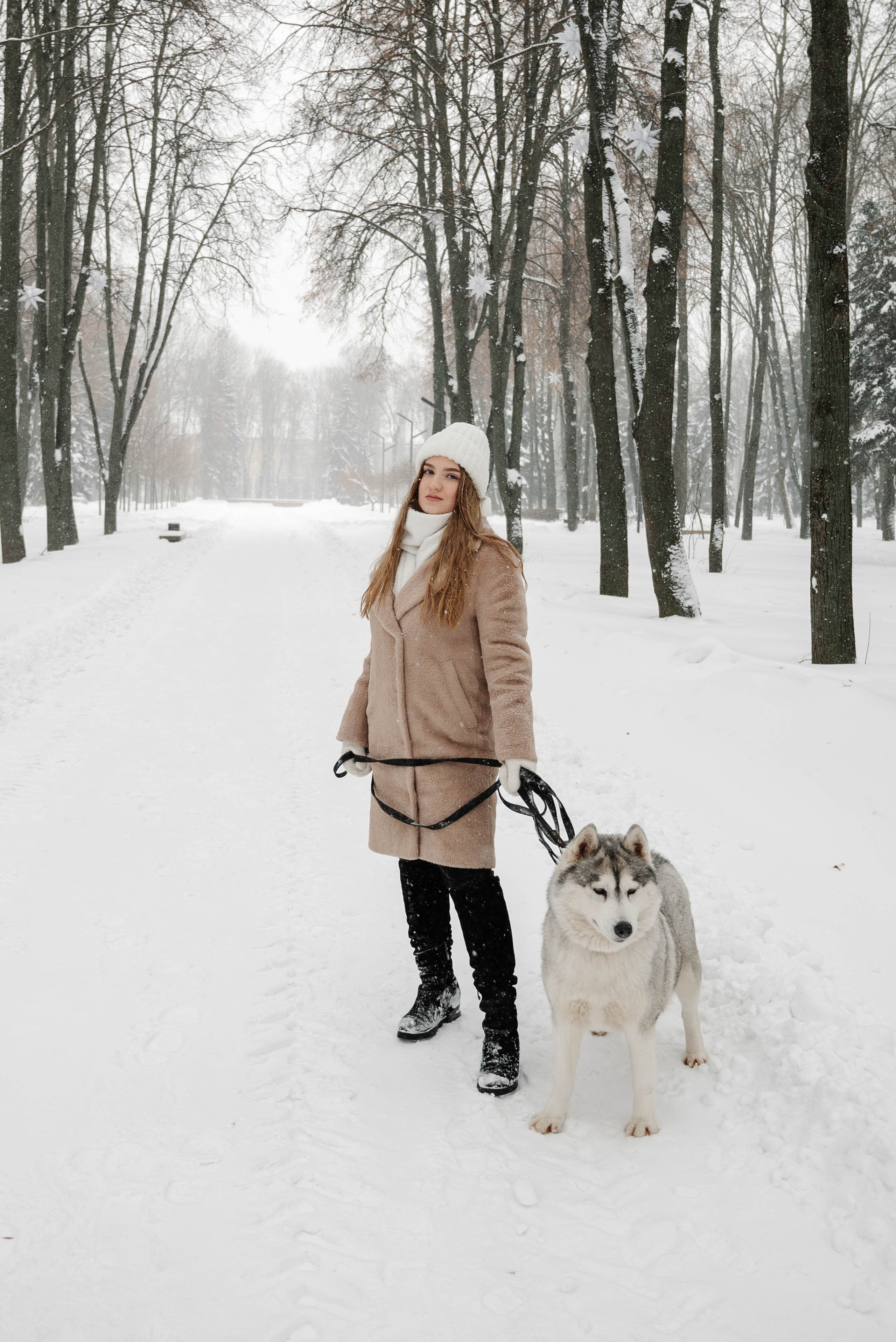 Маша с двумя хаски в снегу. Свадебный и портретный фотограф в Липецке Юлия Свит