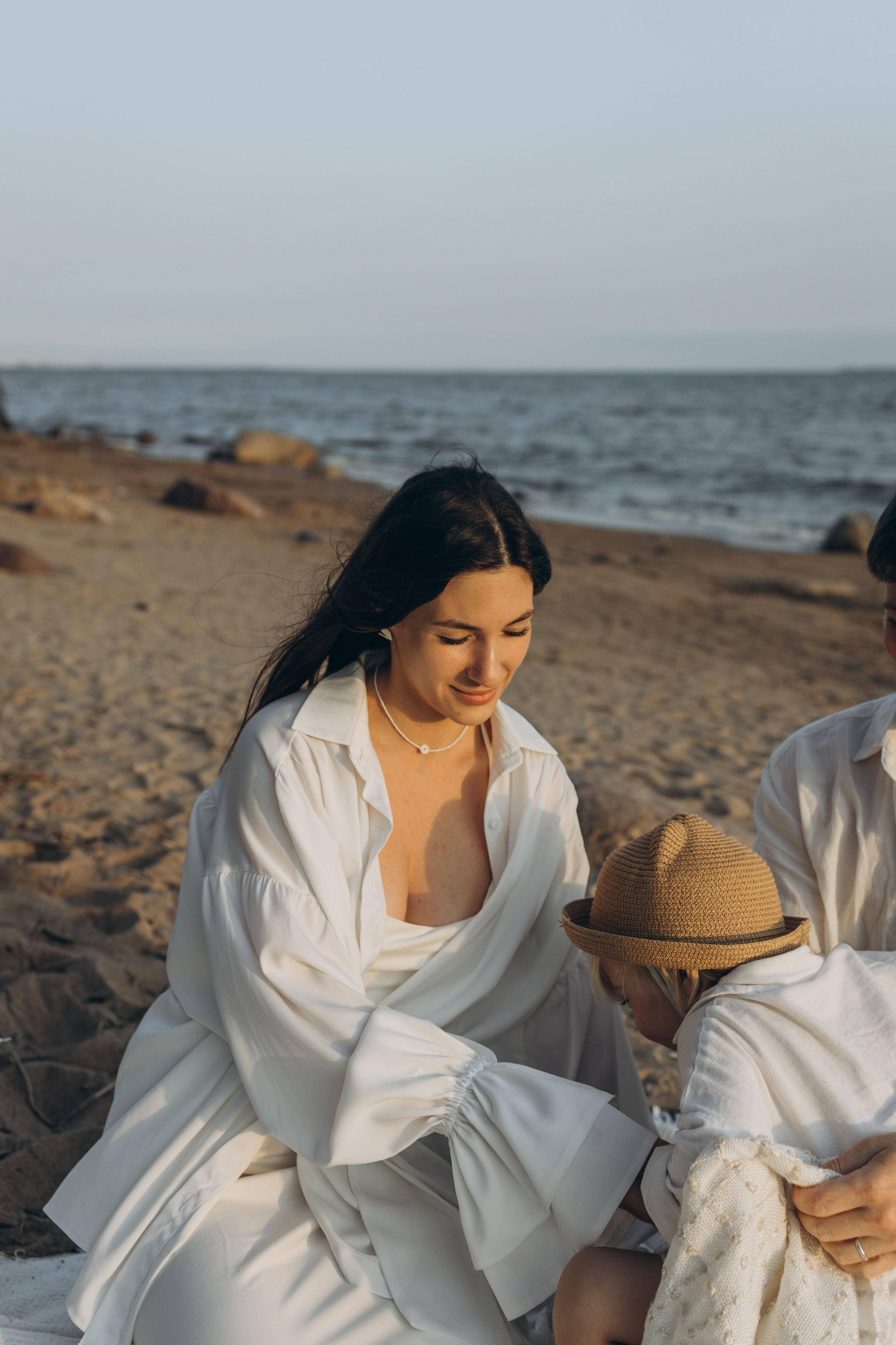 Эмилия, Дмитрий и Демид на Финском заливе. Семейный фотограф в Москве Виктория Ястребинская