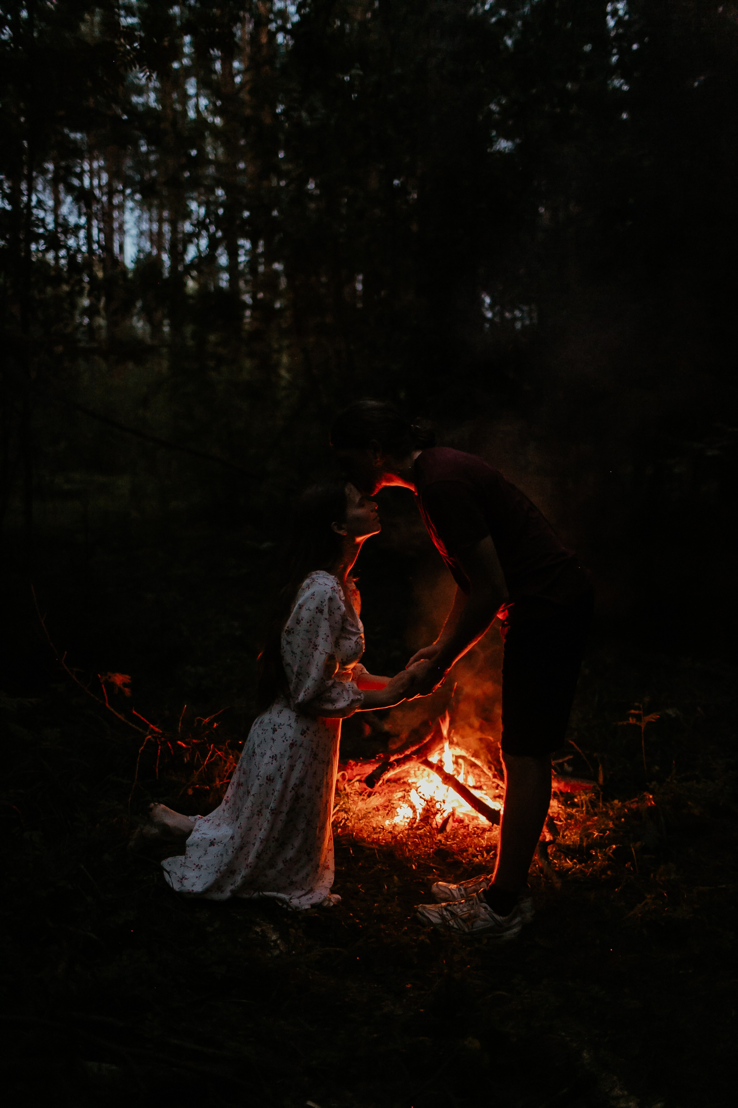 Атмосферная съемка Маши и Лёши в лесу наедине с природой. Свадебный и репортажный фотограф в Ярославле и Санкт-Петербурге Роман Микрюков
