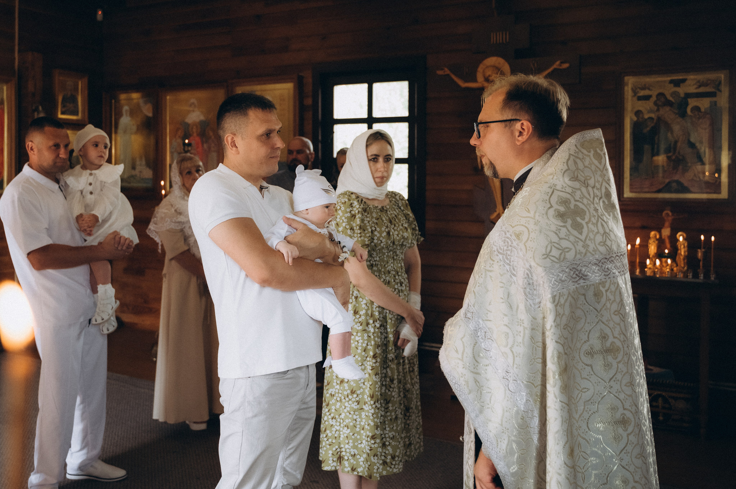 Крещение Марка (ХРАМ СВЯТИТЕЛЯ НИКОЛАЯ ЯПОНСКОГО). Семейный фотограф в Минске Дарья Дреко